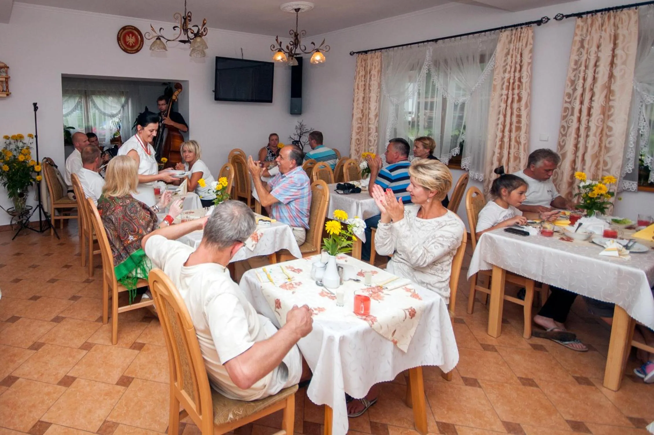 Restaurant/places to eat in Willa Halinka