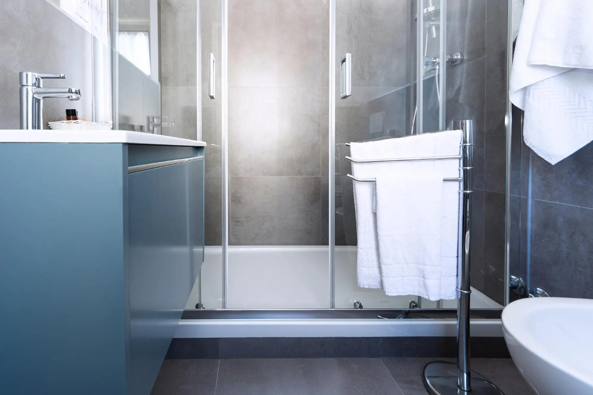 Shower in Hotel Aurora