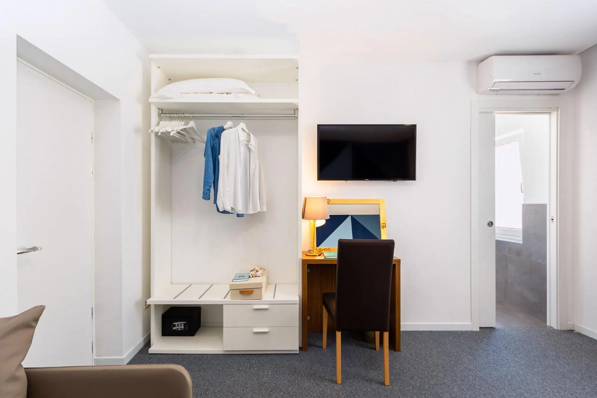 Photo of the whole room, Bed in Hotel Aurora