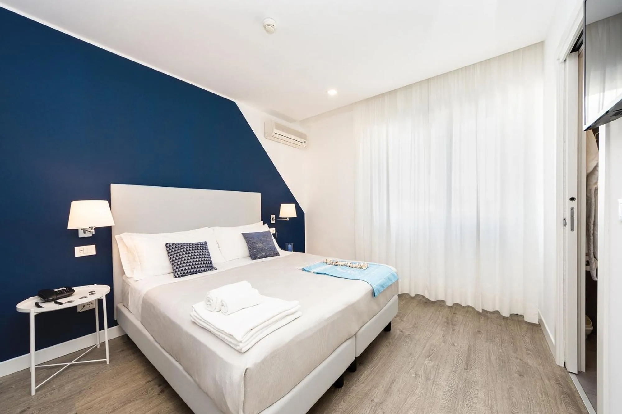 Photo of the whole room, Bed in Hotel Aurora