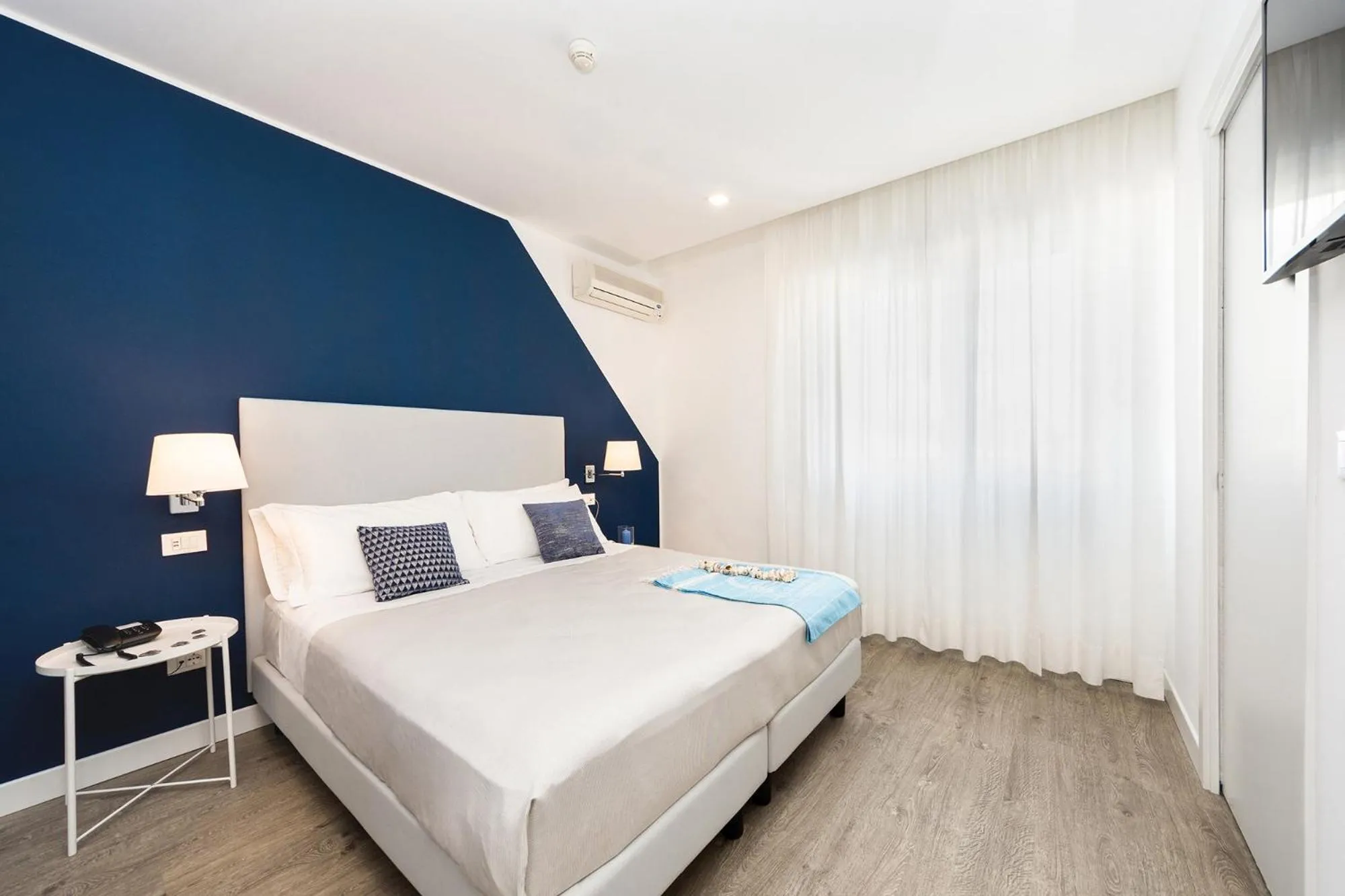 Photo of the whole room, Bed in Hotel Aurora