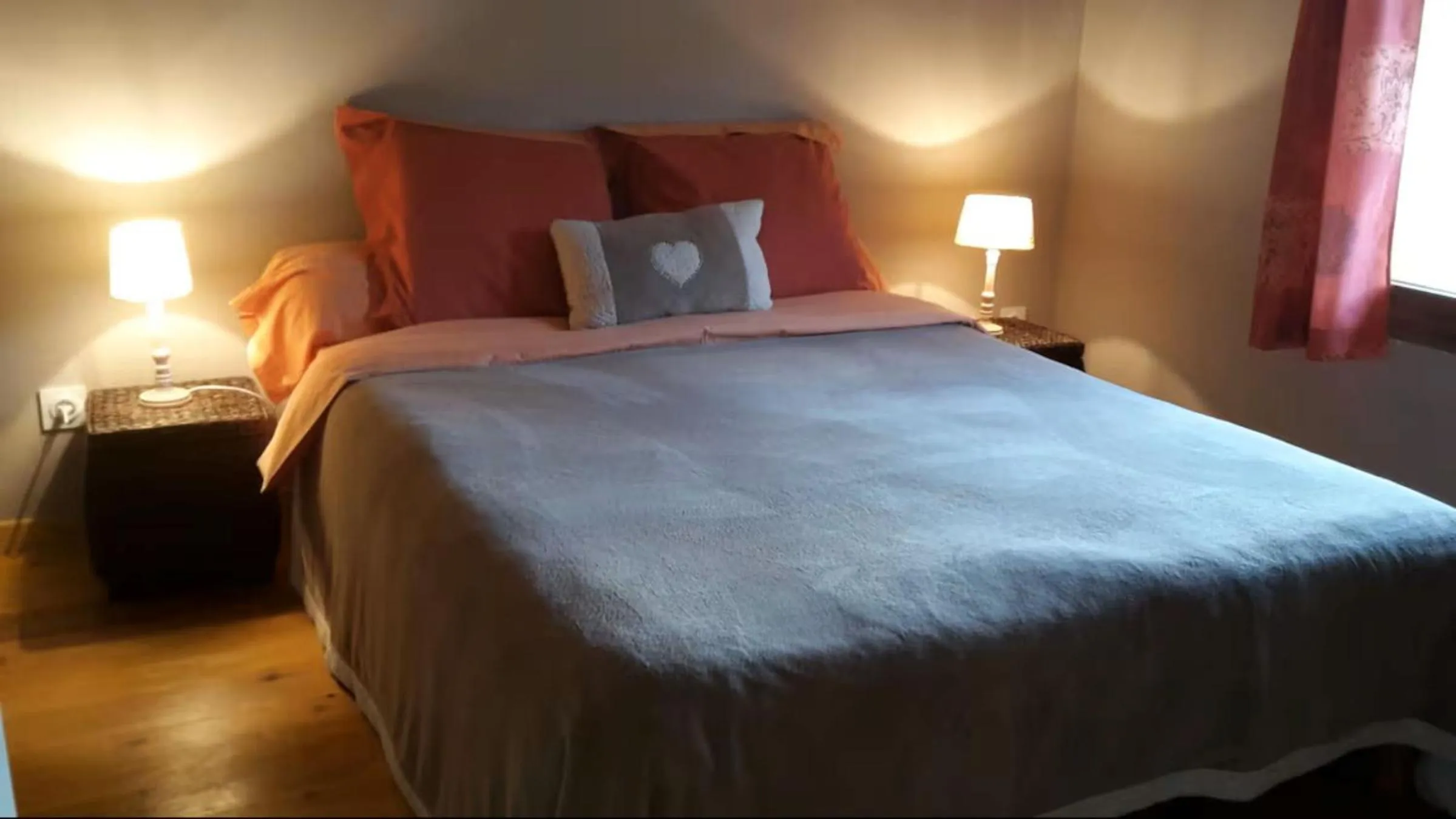 Bedroom, Bed in Le Jardin des Gorges