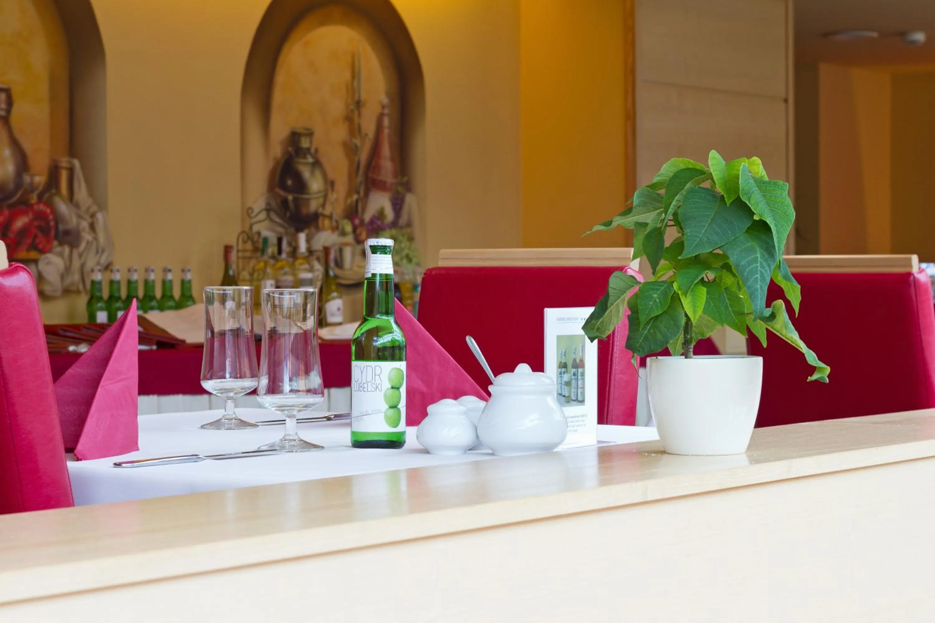 Restaurant/places to eat in Hotel Pozyton