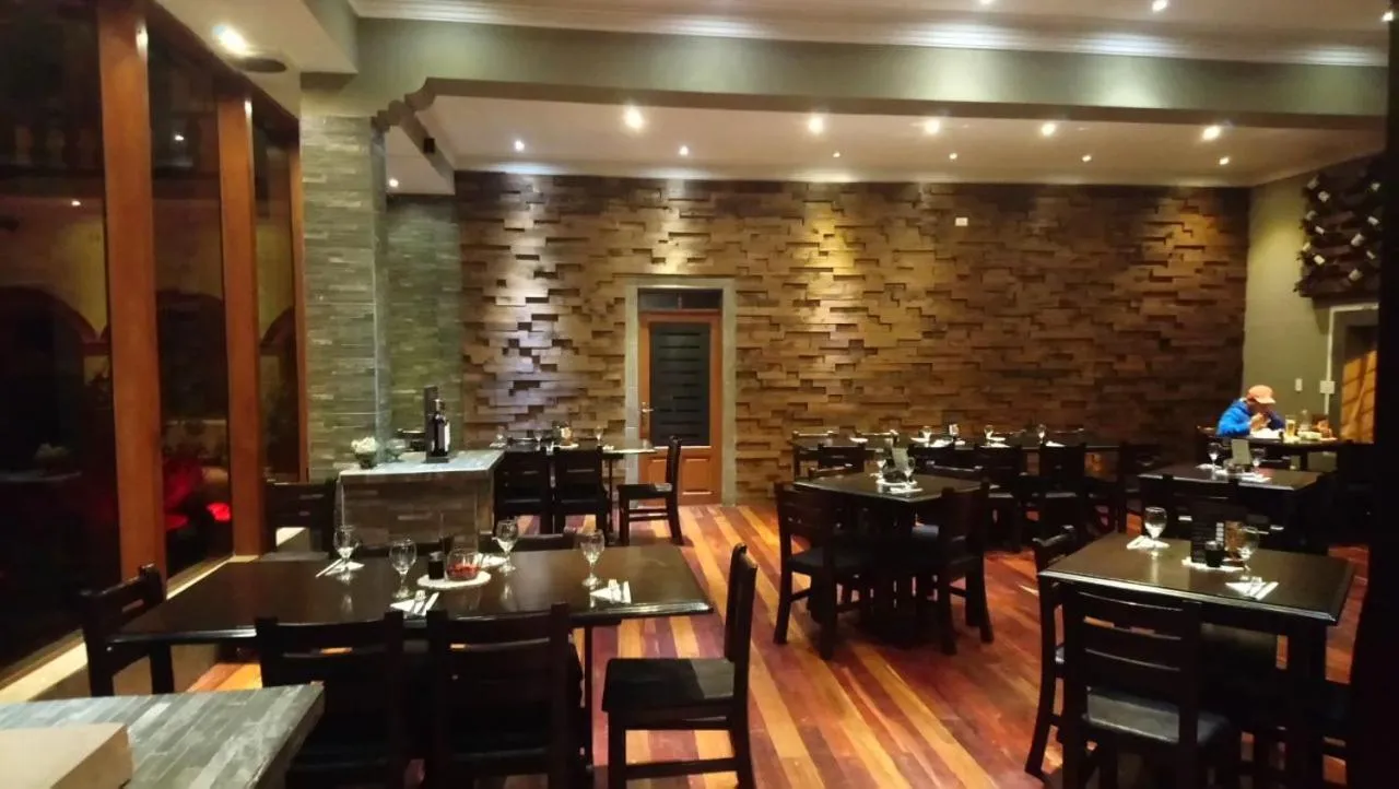 Restaurant/places to eat in Hotel Santa Mónica