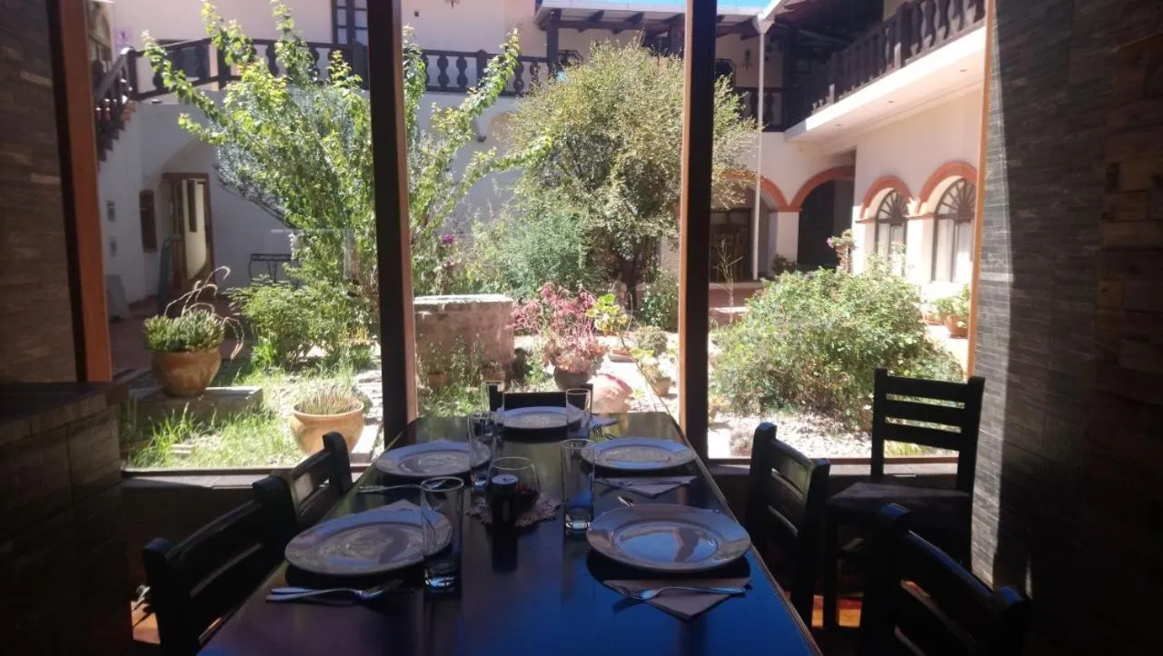 Restaurant/places to eat in Hotel Santa Mónica