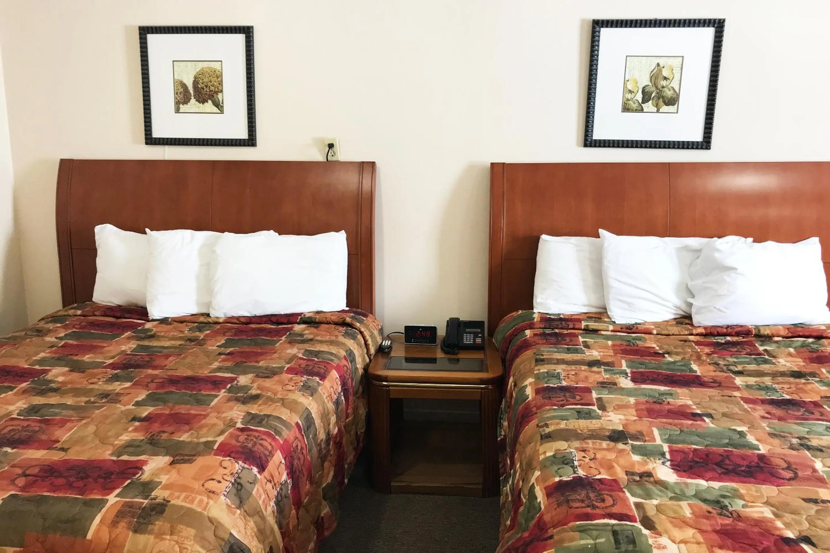 Bedroom, Bed in Bayside Motel Trenton
