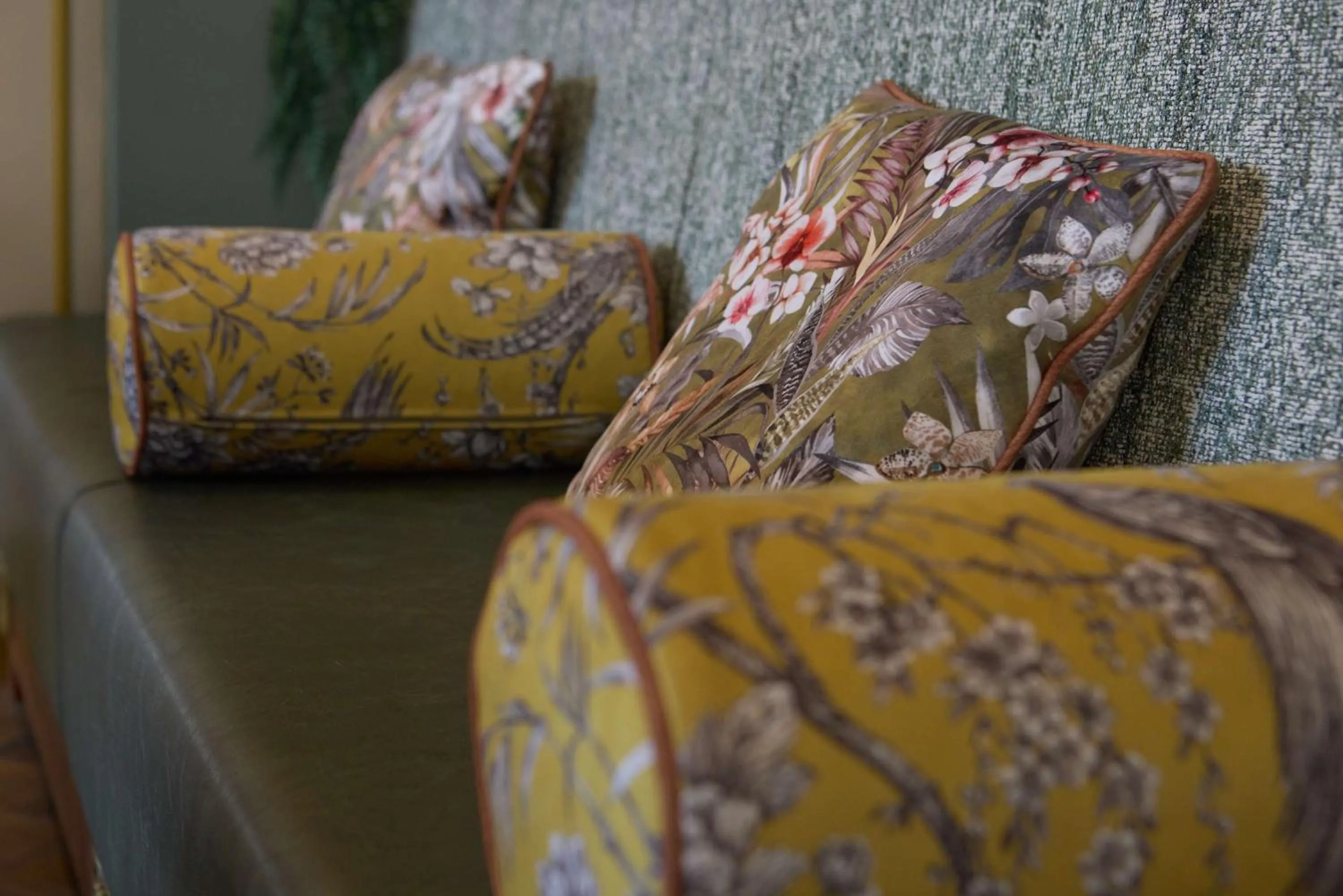 Lounge or bar in DoubleTree by Hilton London Chelsea