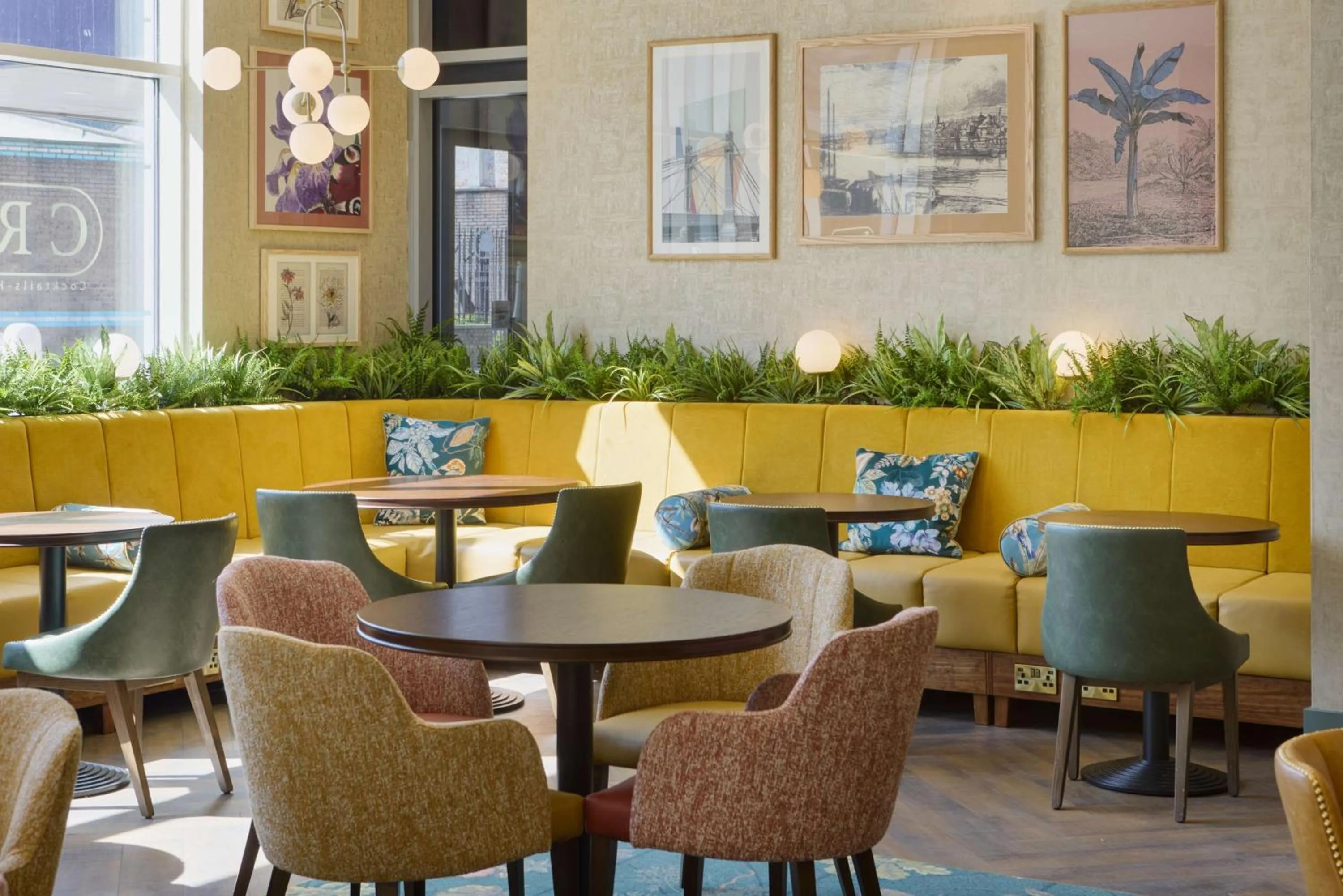 Lounge or bar in DoubleTree by Hilton London Chelsea