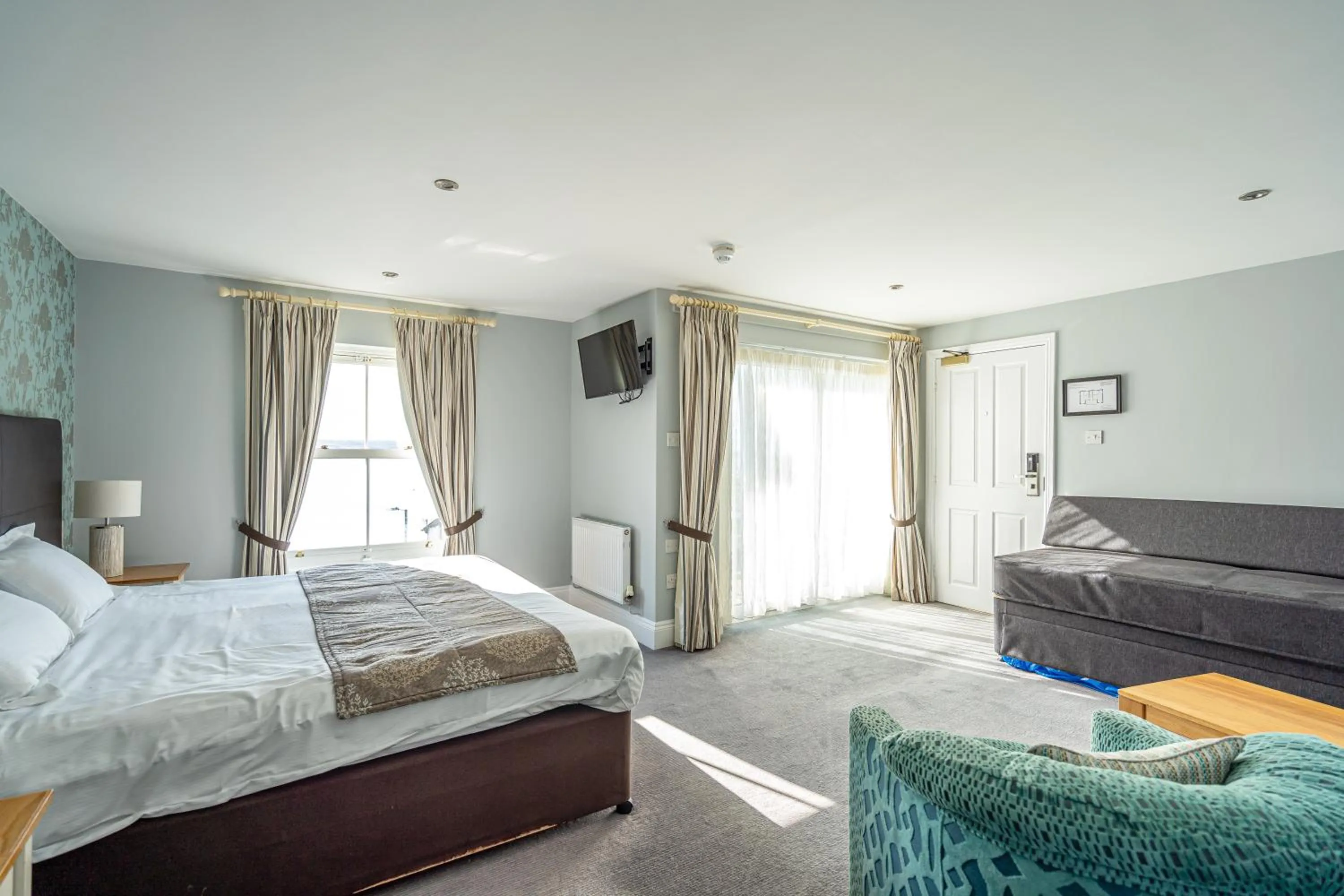 Bedroom, Bed in Penhelig Arms