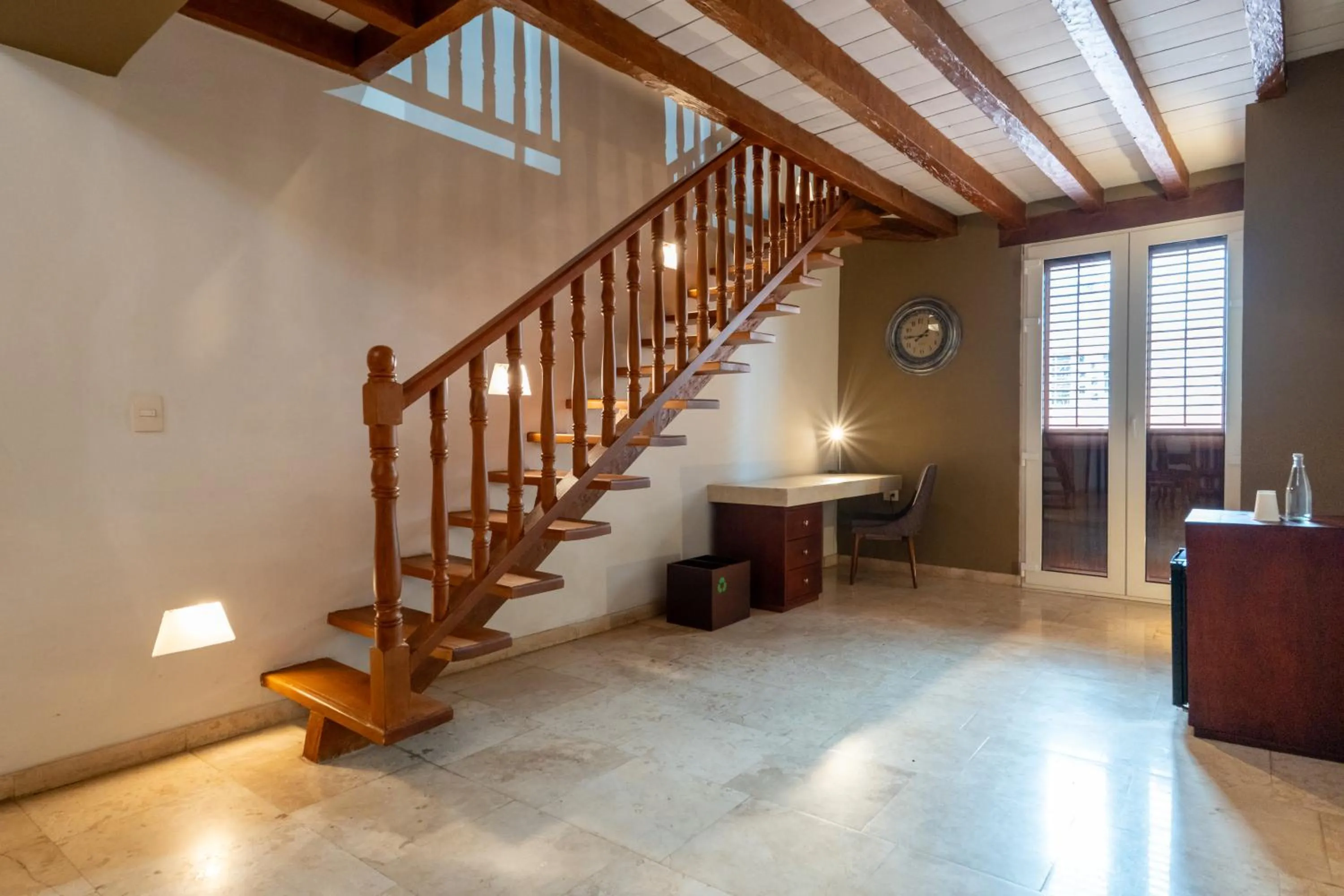 Living room in GHL Collection Armería Real Hotel