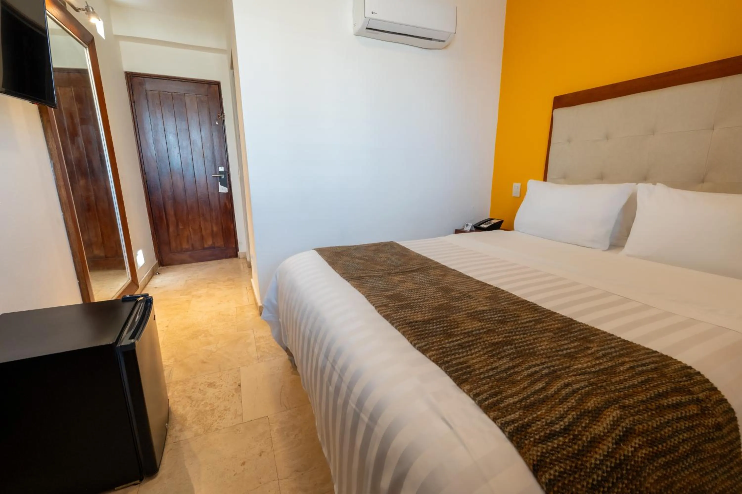 Bed in GHL Collection Armería Real Hotel