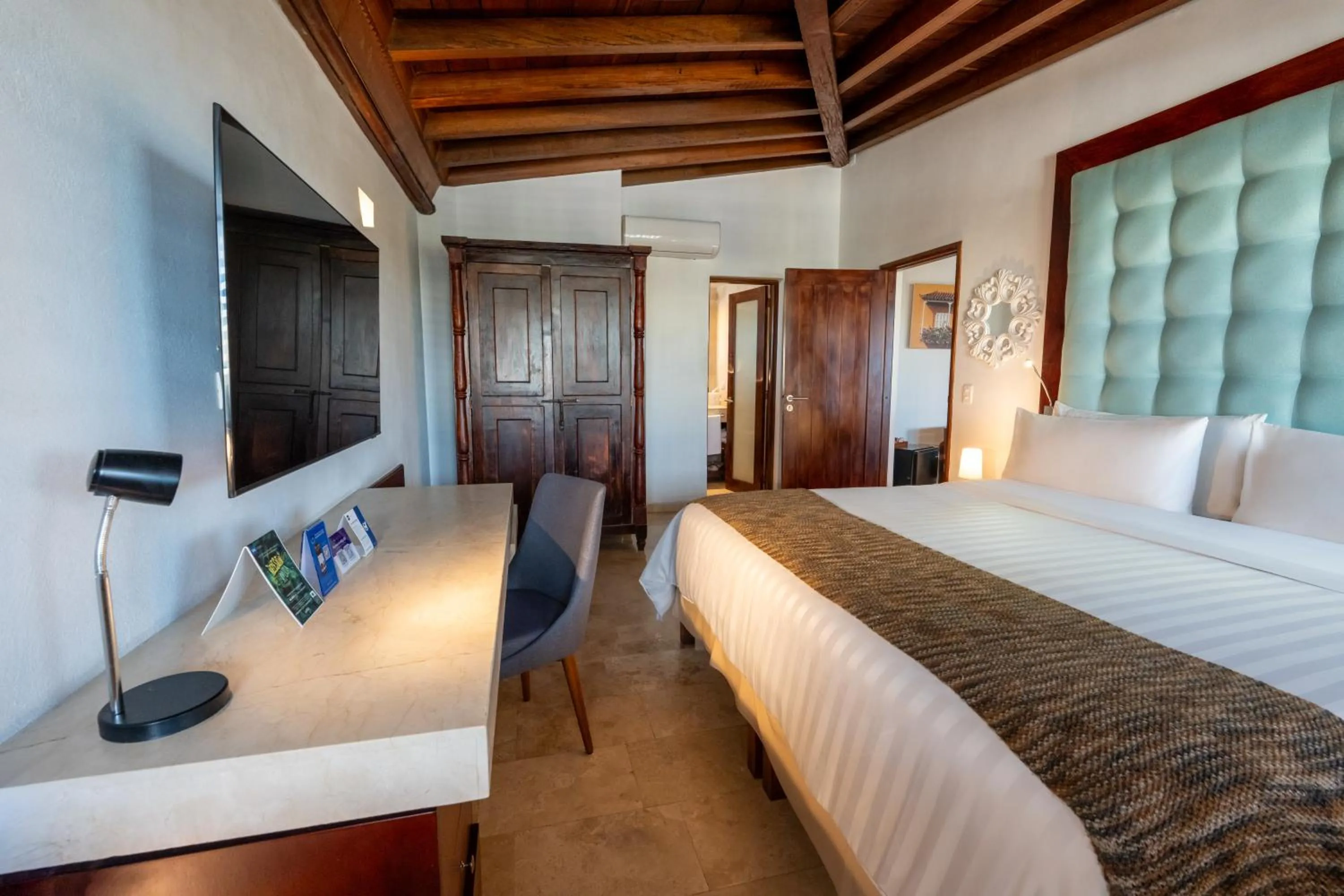 Bed in GHL Collection Armería Real Hotel