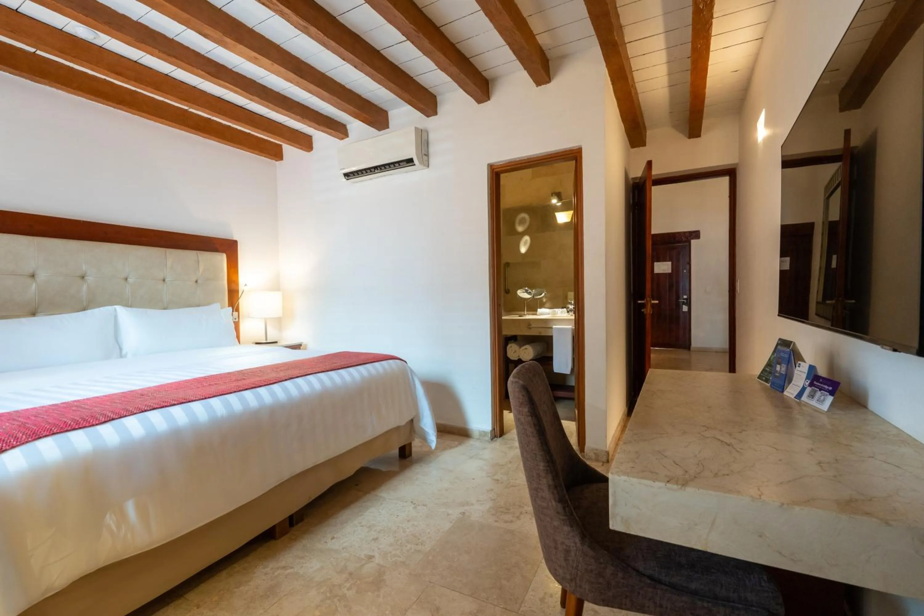 Bed in GHL Collection Armería Real Hotel