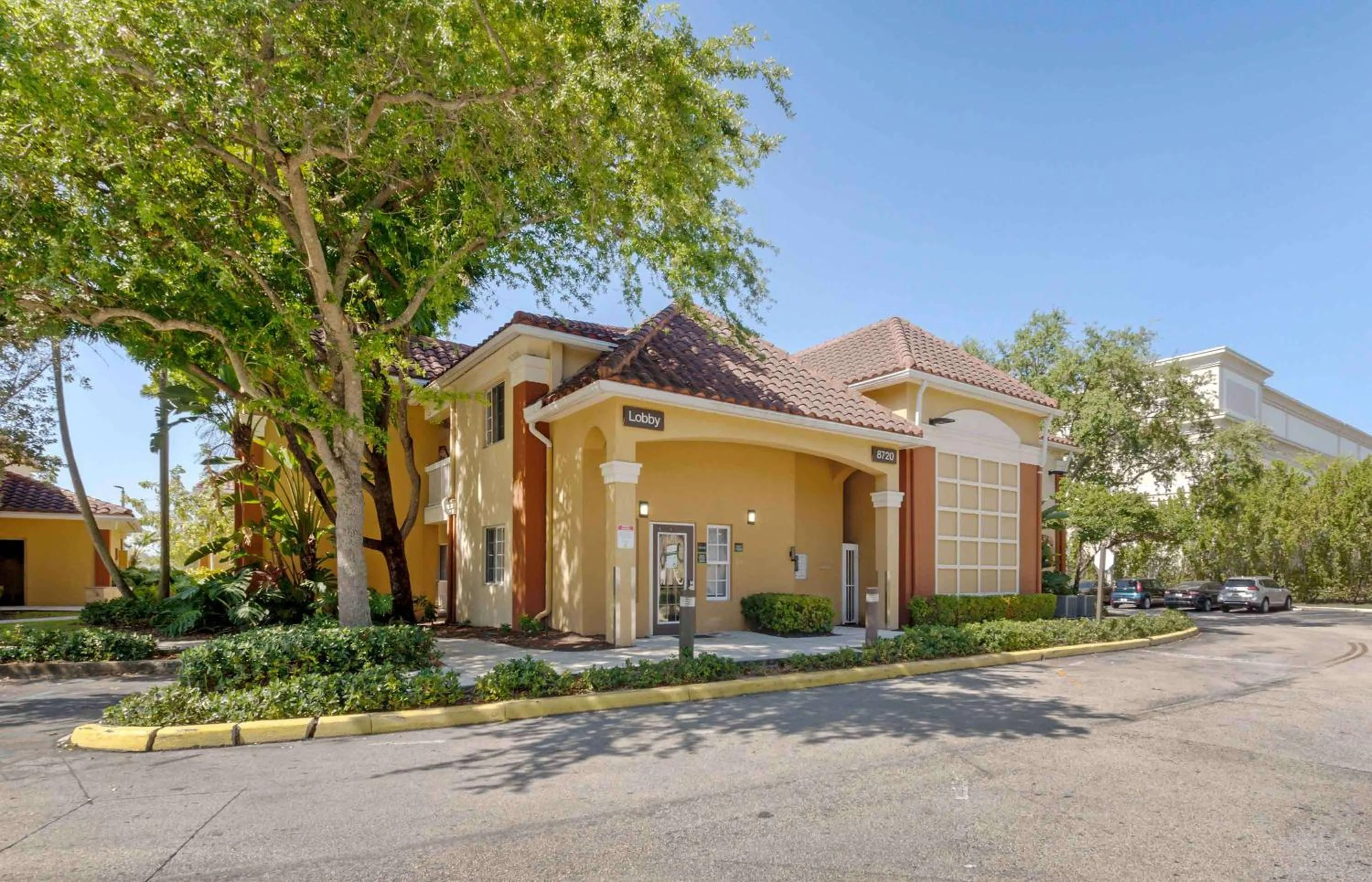 Property building in Extended Stay America Suites - Miami - Airport - Doral