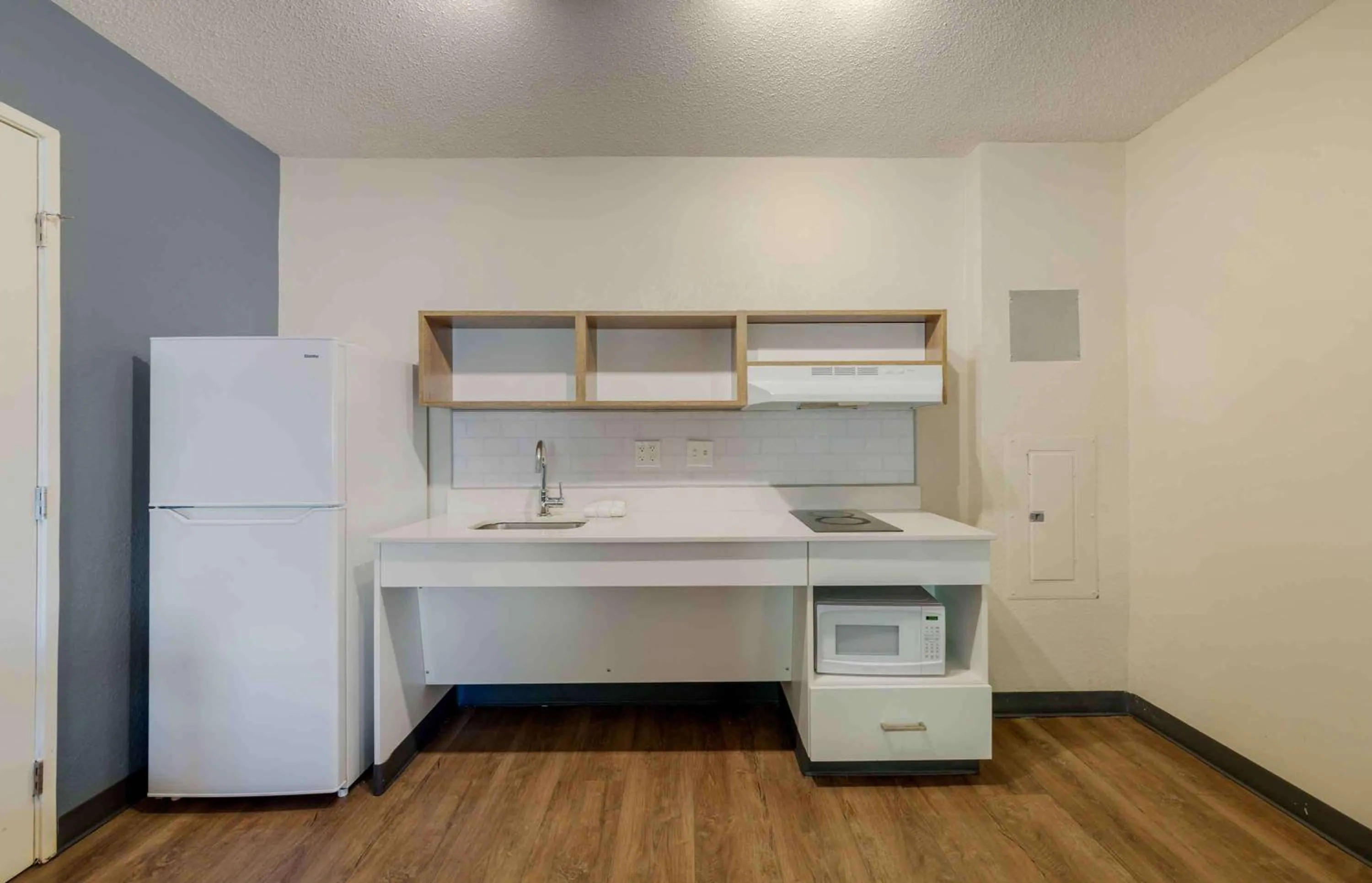Kitchen or kitchenette in Extended Stay America Suites - Miami - Airport - Doral