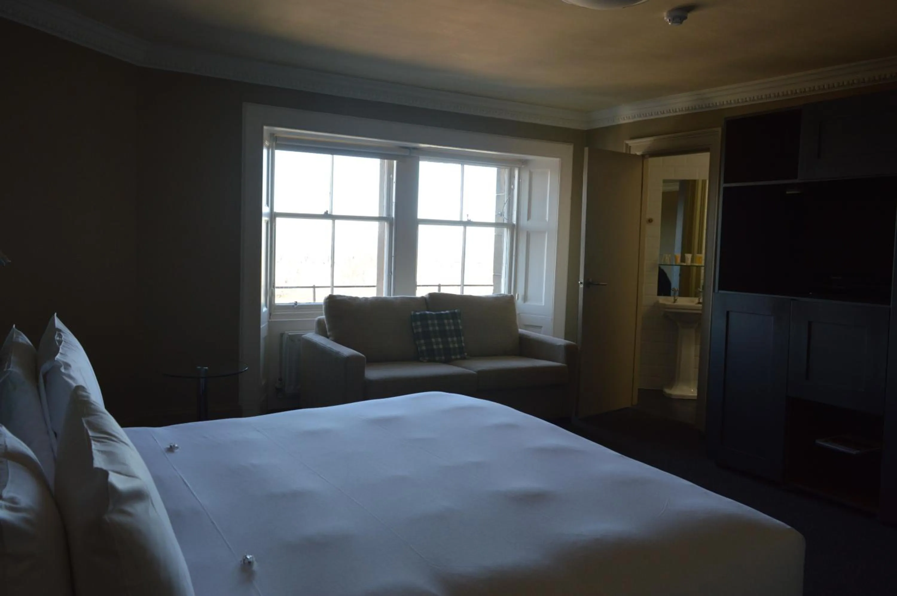 Bathroom, Bed in B+B Edinburgh