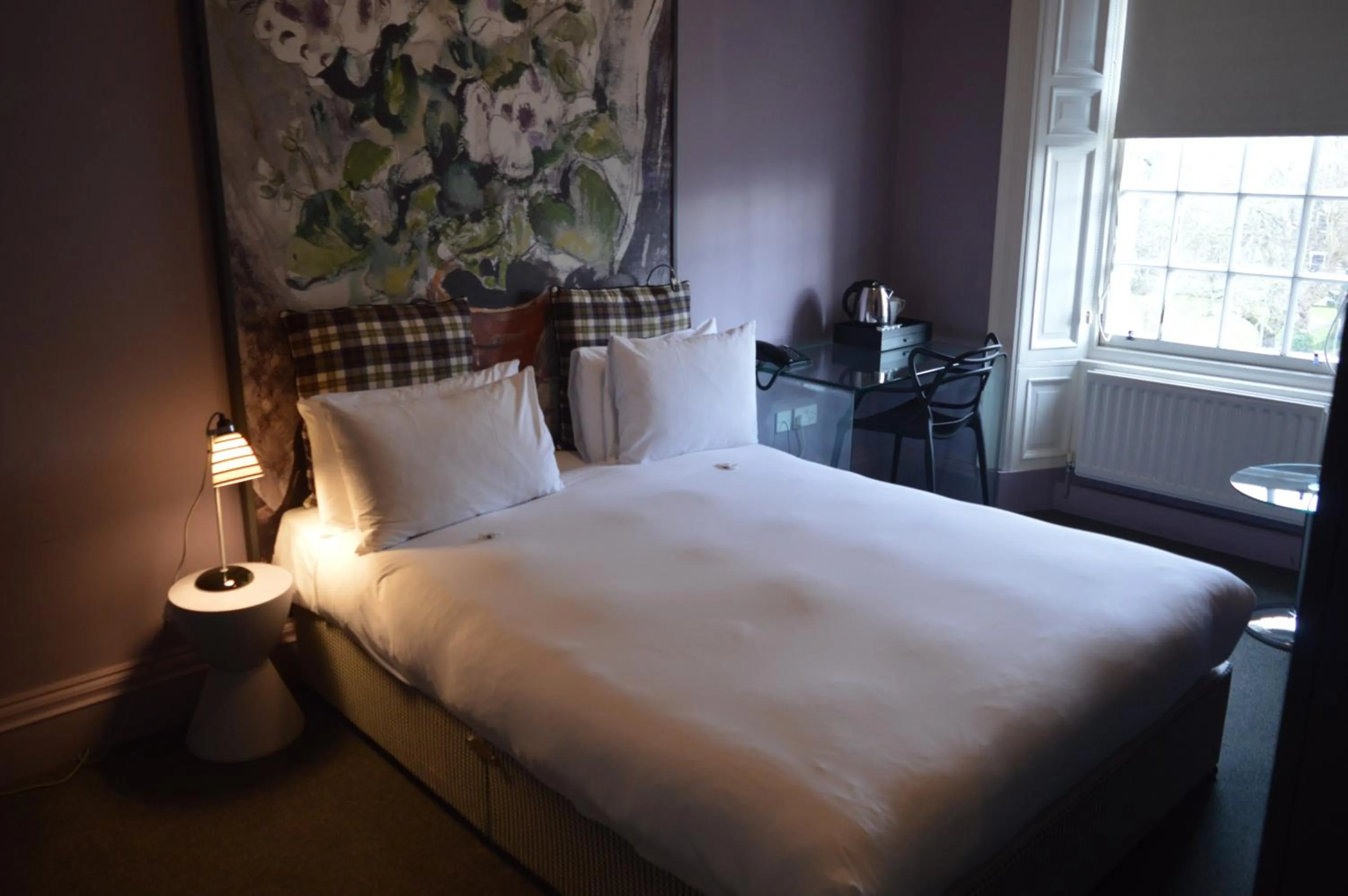 Day, Bed in B+B Edinburgh