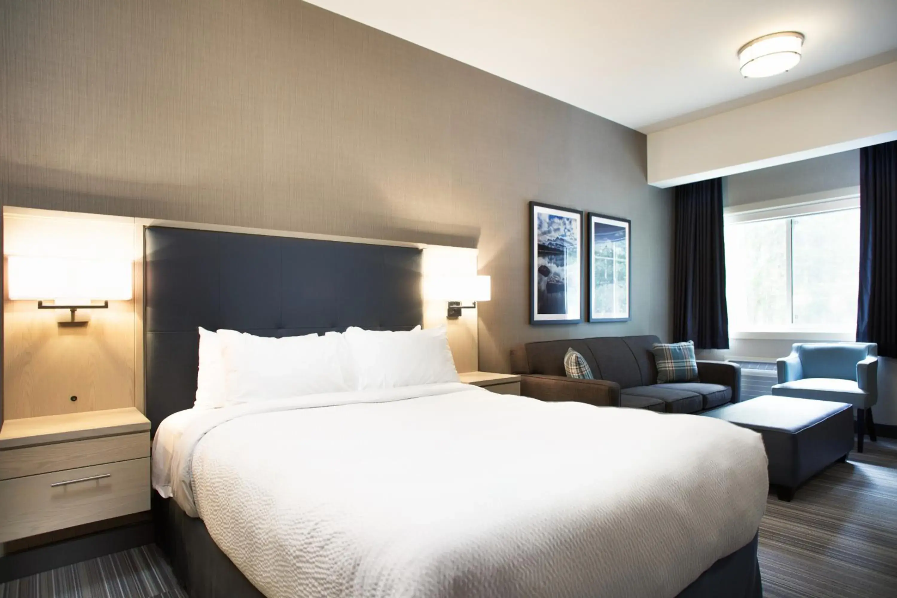 Classic Quadruple Room in Mountaineer Lodge Classic Quadruple Room in Mountaineer Lodge