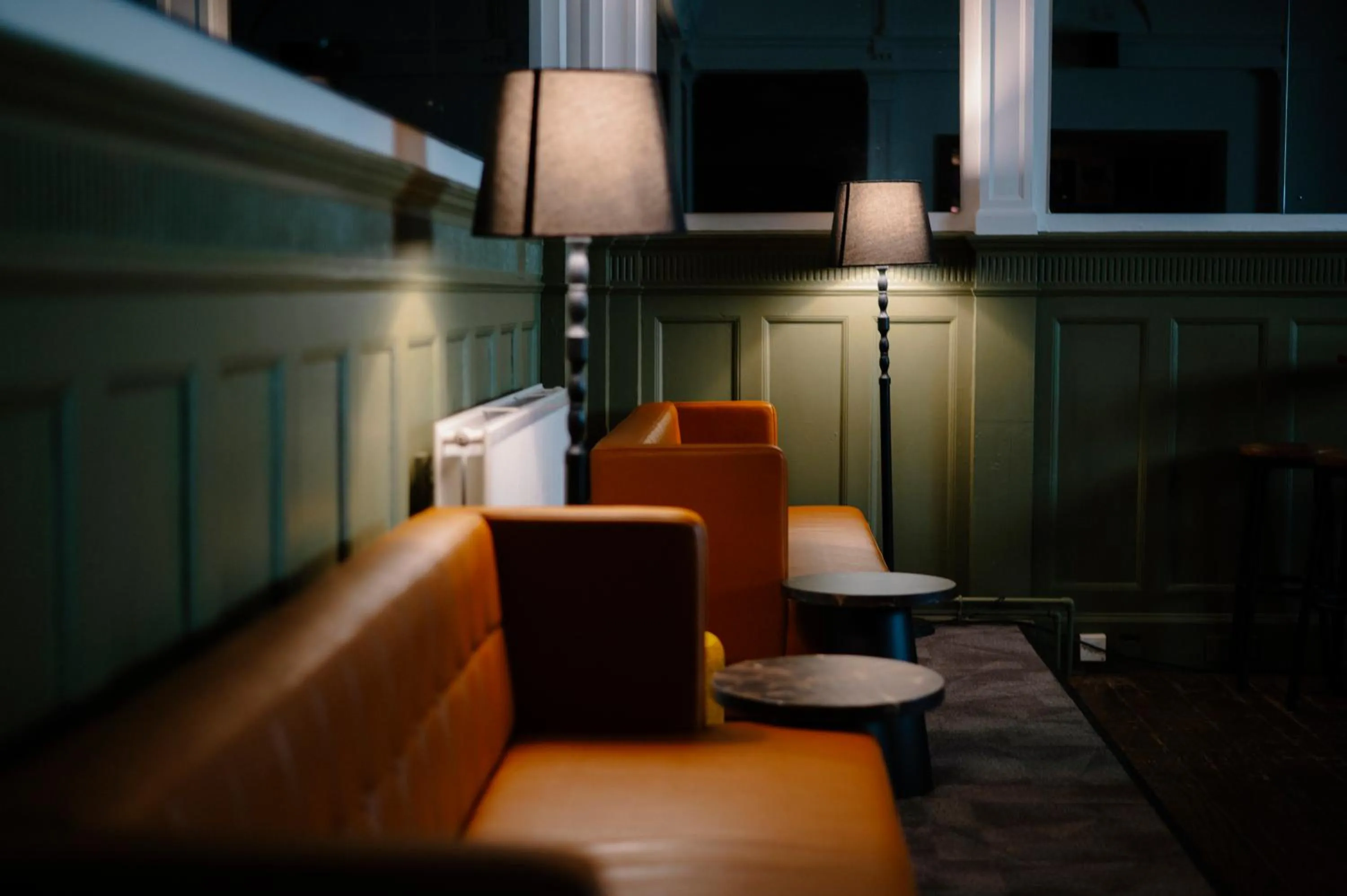 Communal lounge/ TV room in Glasgow Youth Hostel