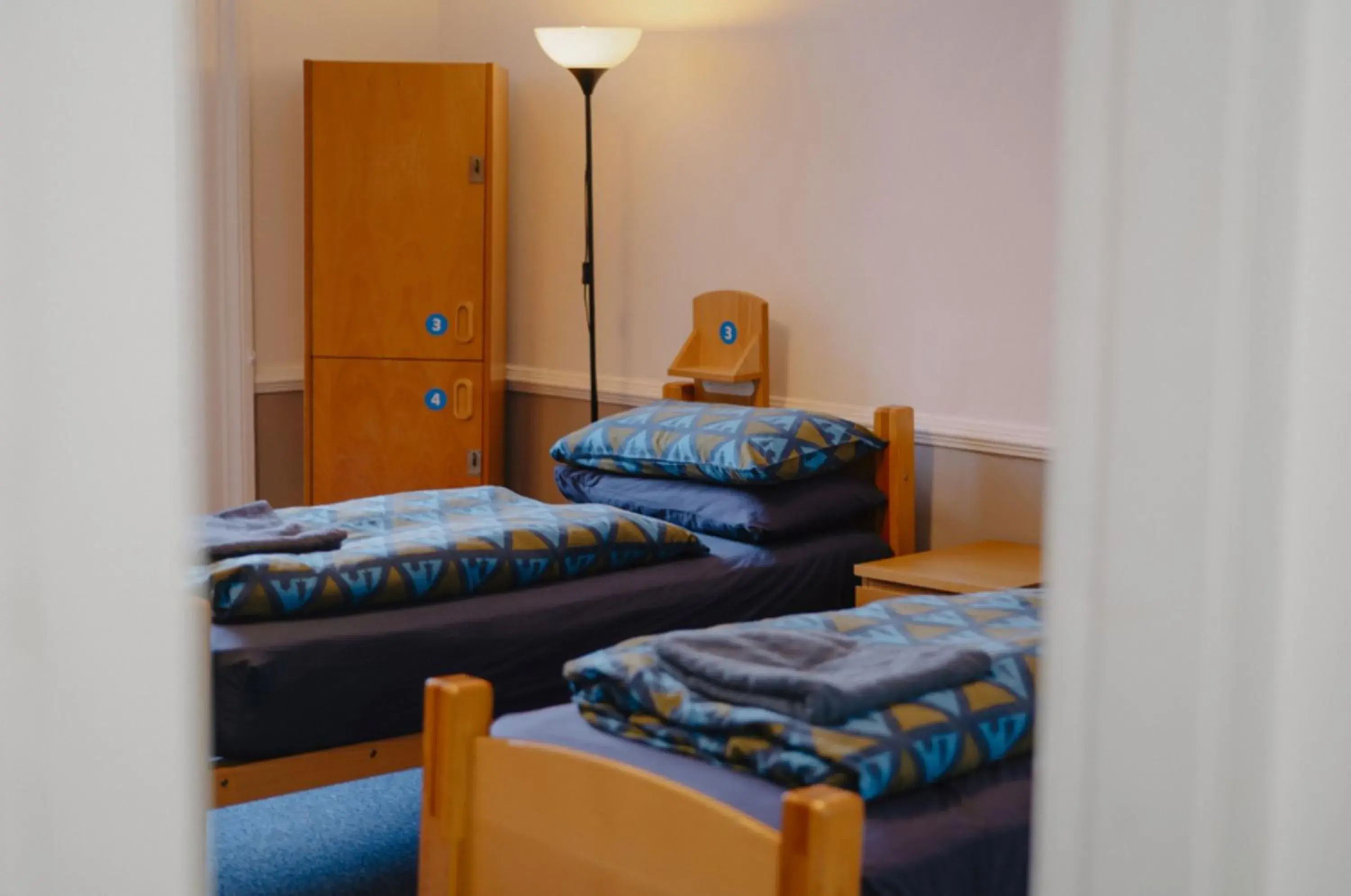 2 Person Private Twin Room Ensuite in Glasgow Youth Hostel 2 Person Private Twin Room Ensuite in Glasgow Youth Hostel