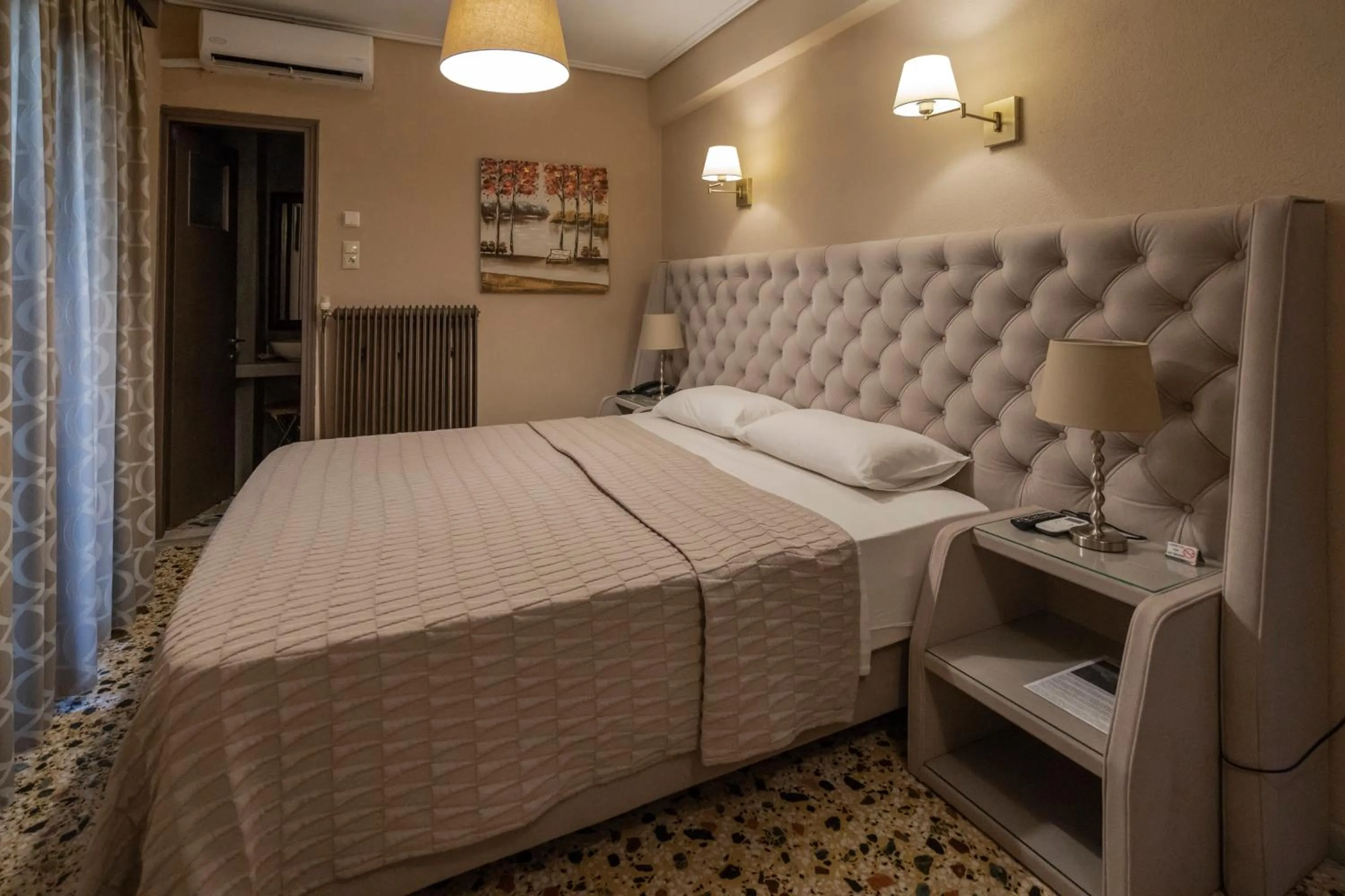 Bed in Hotel Meteora