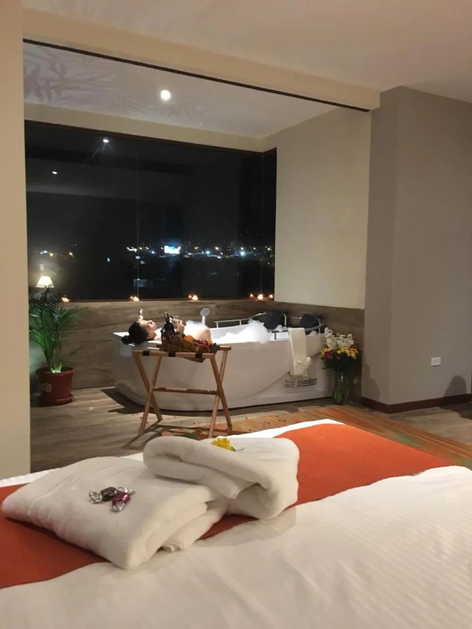 Night, Bed in Ilalo Garden Hotel & Restaurant