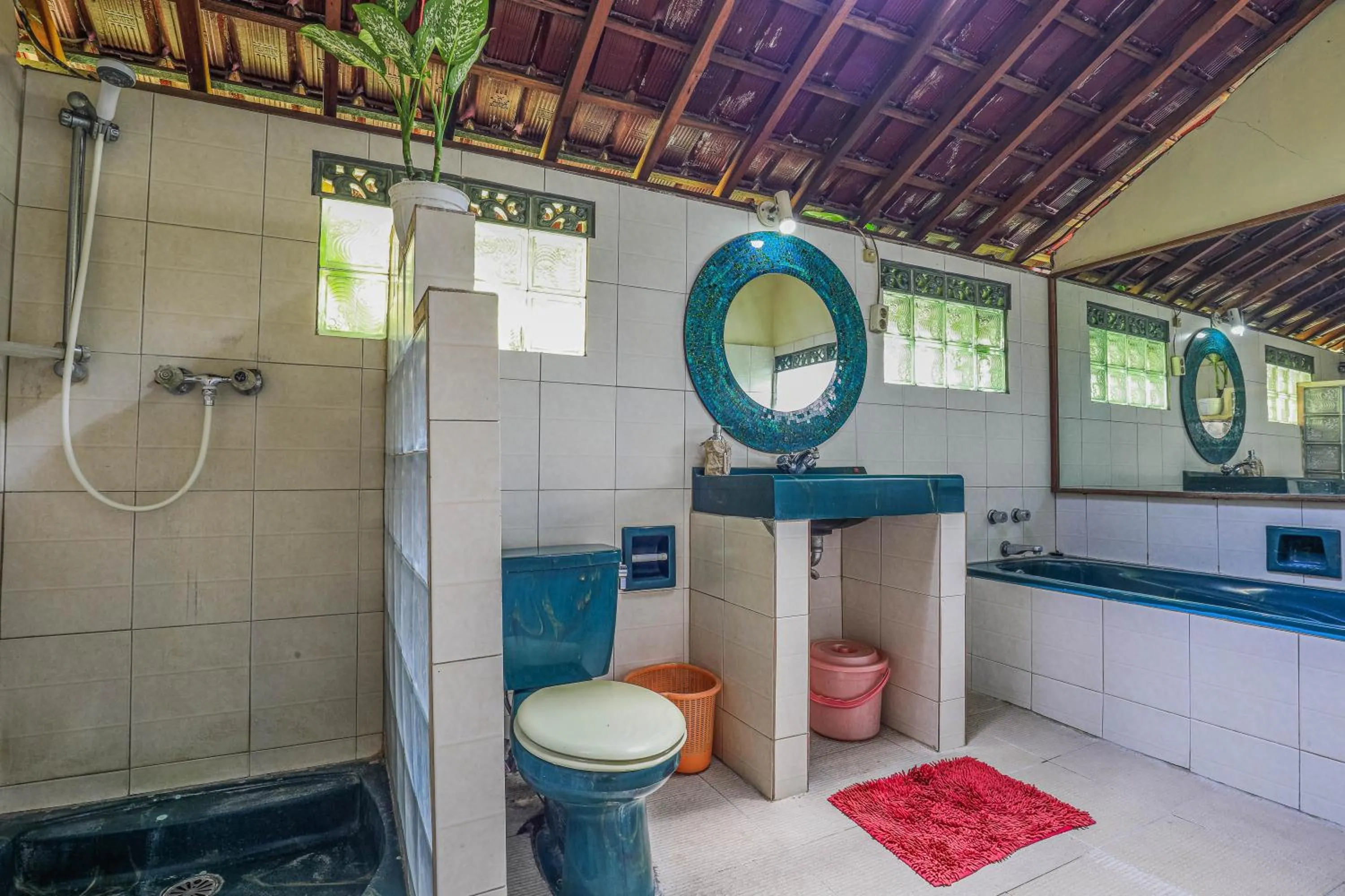Bathroom in Sari Bamboo Bungalows