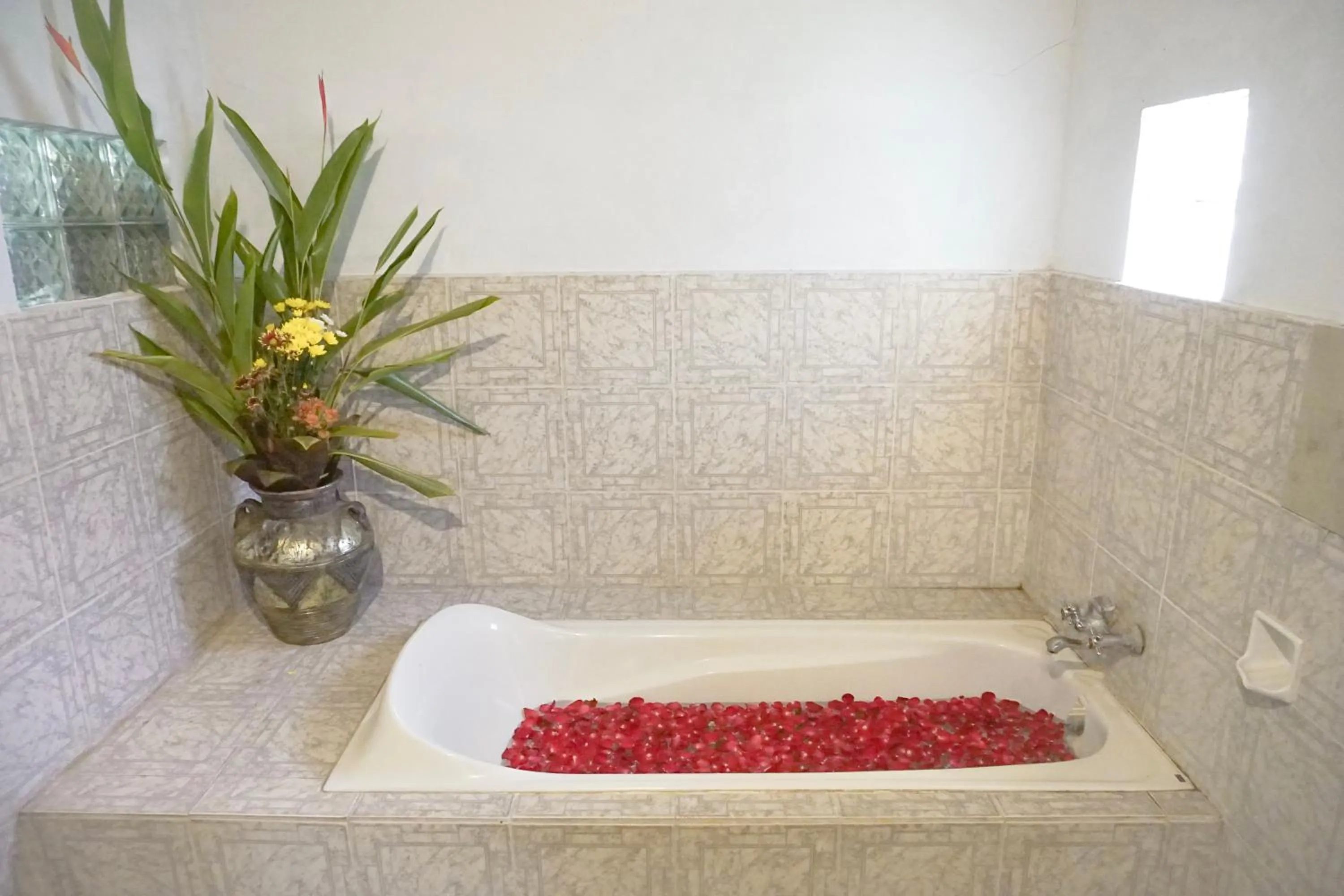 Shower in Sari Bamboo Bungalows