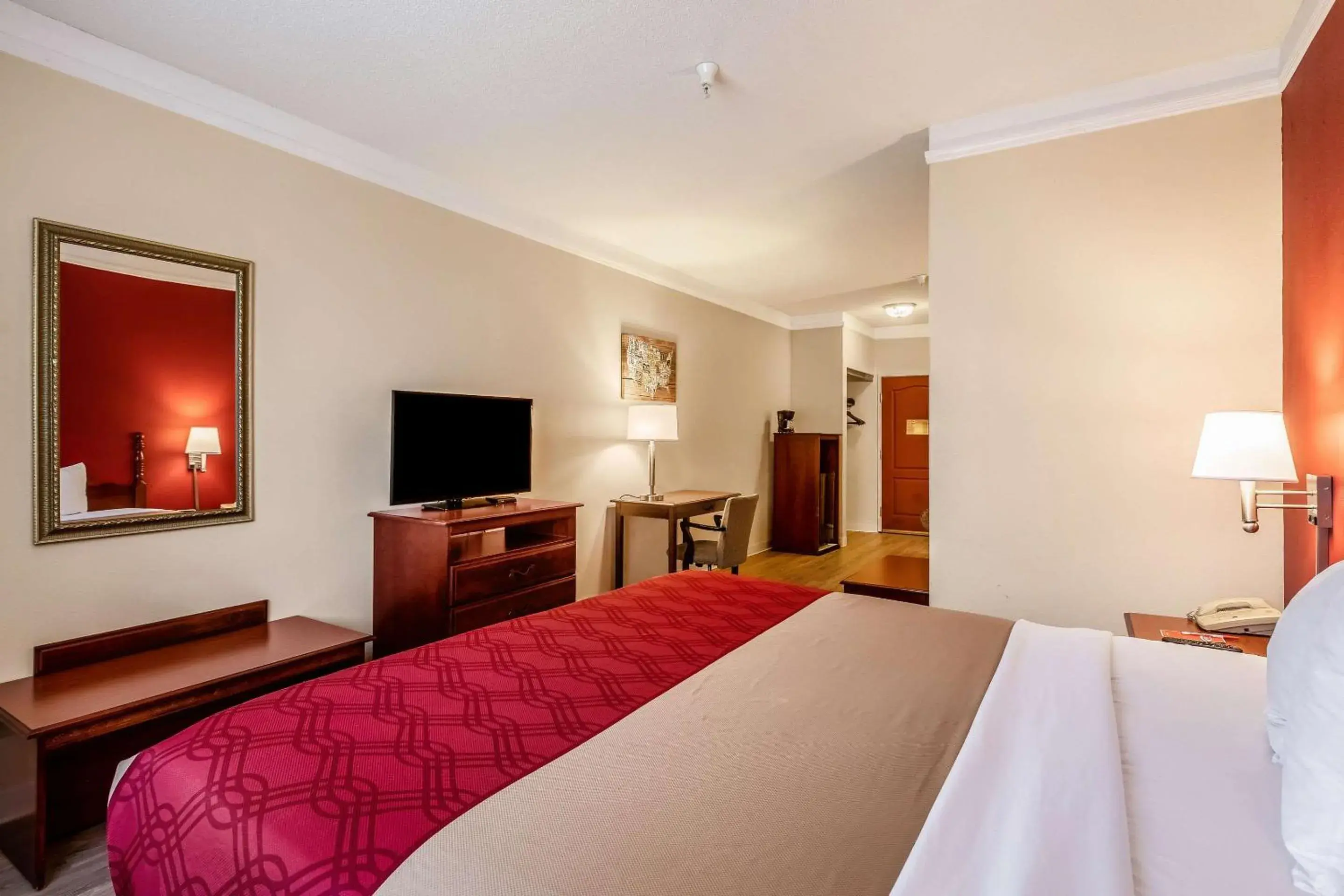 King Suite - Accessible/Non-Smoking in Econo Lodge Inn & Suites Douglasville King Suite - Accessible/Non-Smoking in Econo Lodge Inn & Suites Douglasville