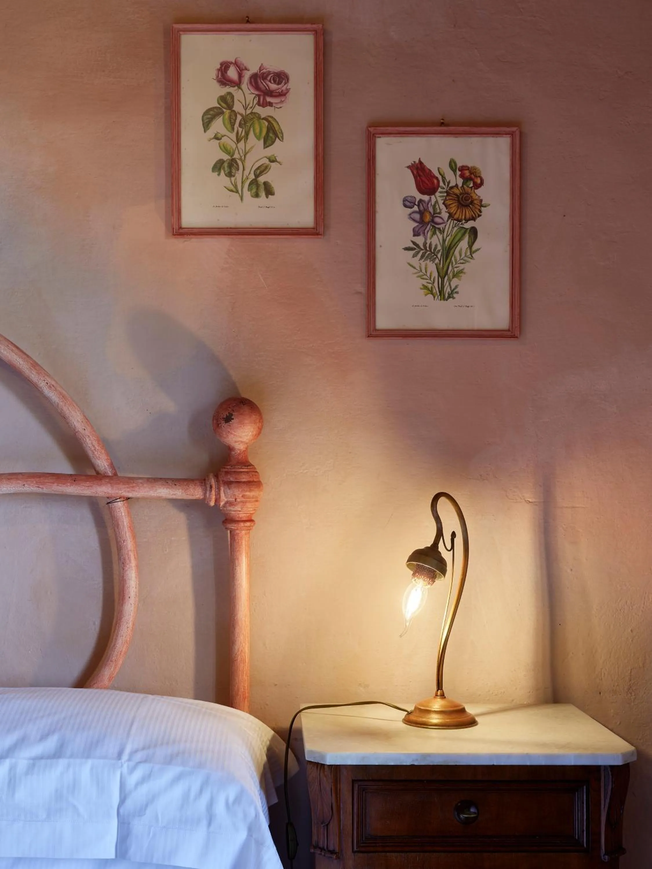 Decorative detail, Bed in Borgo Argenina