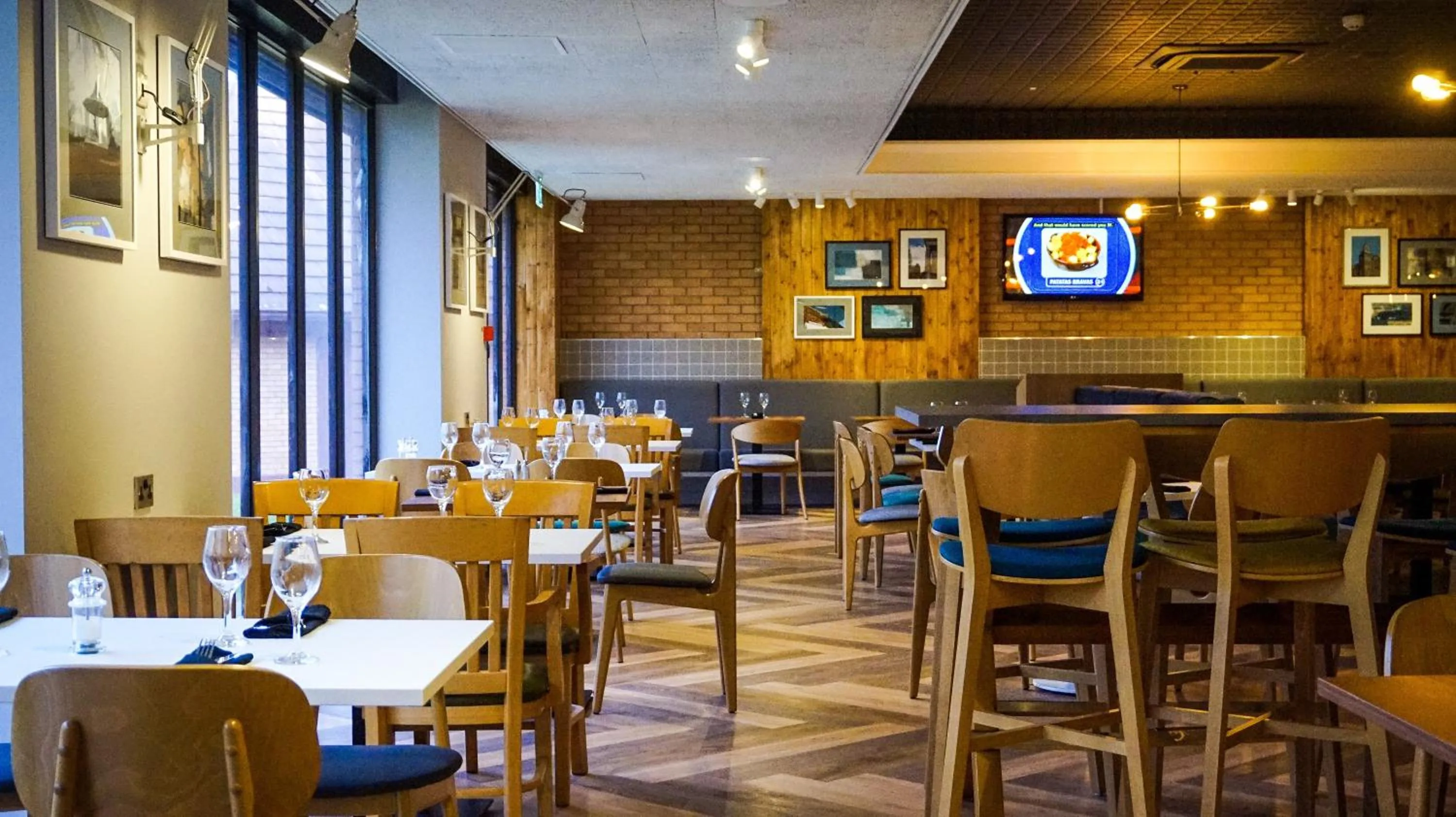 Restaurant/places to eat in Holiday Inn Taunton M5, Jct25 by IHG