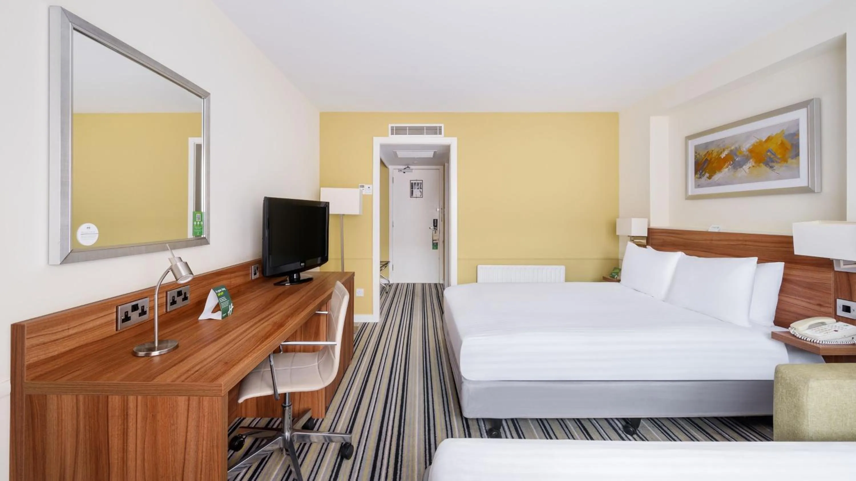 Photo of the whole room, Bed in Holiday Inn Taunton M5, Jct25 by IHG