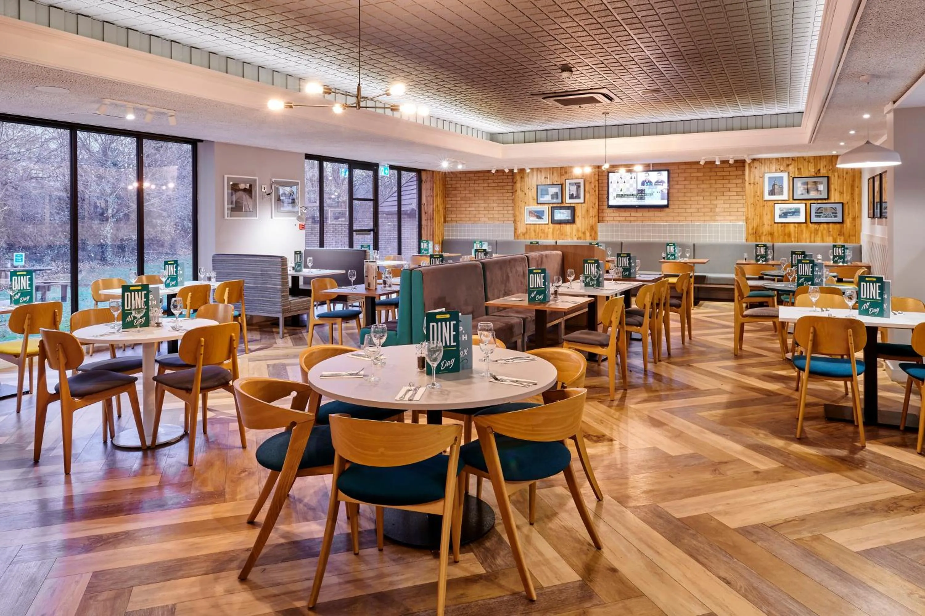 Restaurant/places to eat in Holiday Inn Taunton M5, Jct25 by IHG