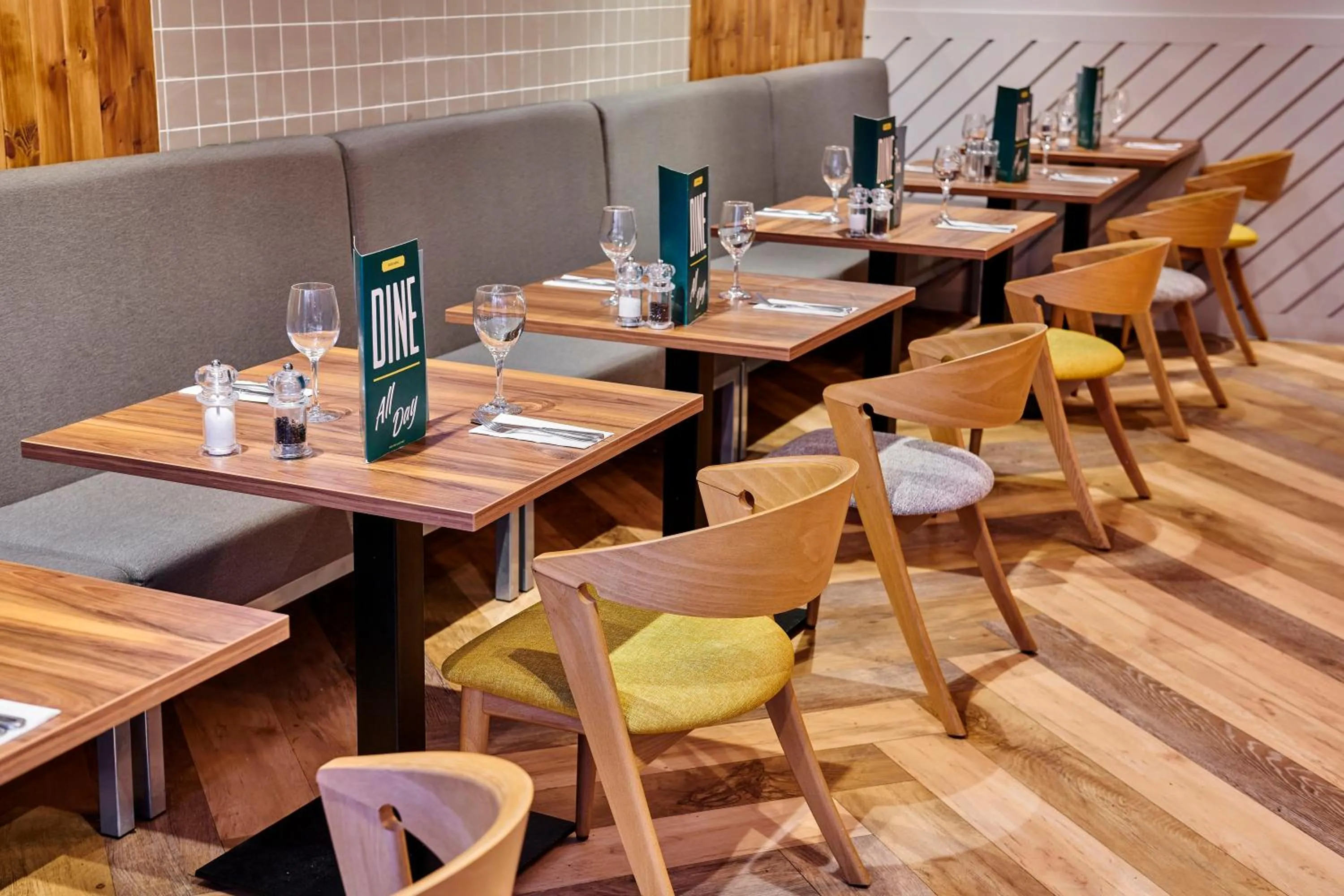 Restaurant/places to eat in Holiday Inn Taunton M5, Jct25 by IHG