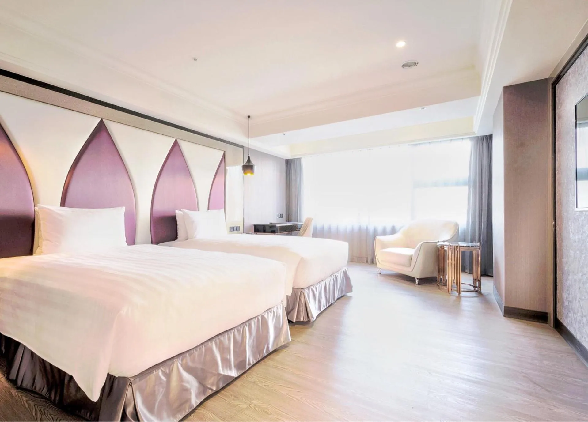 Photo of the whole room, Bed in Sun Hao Hotel Taichung