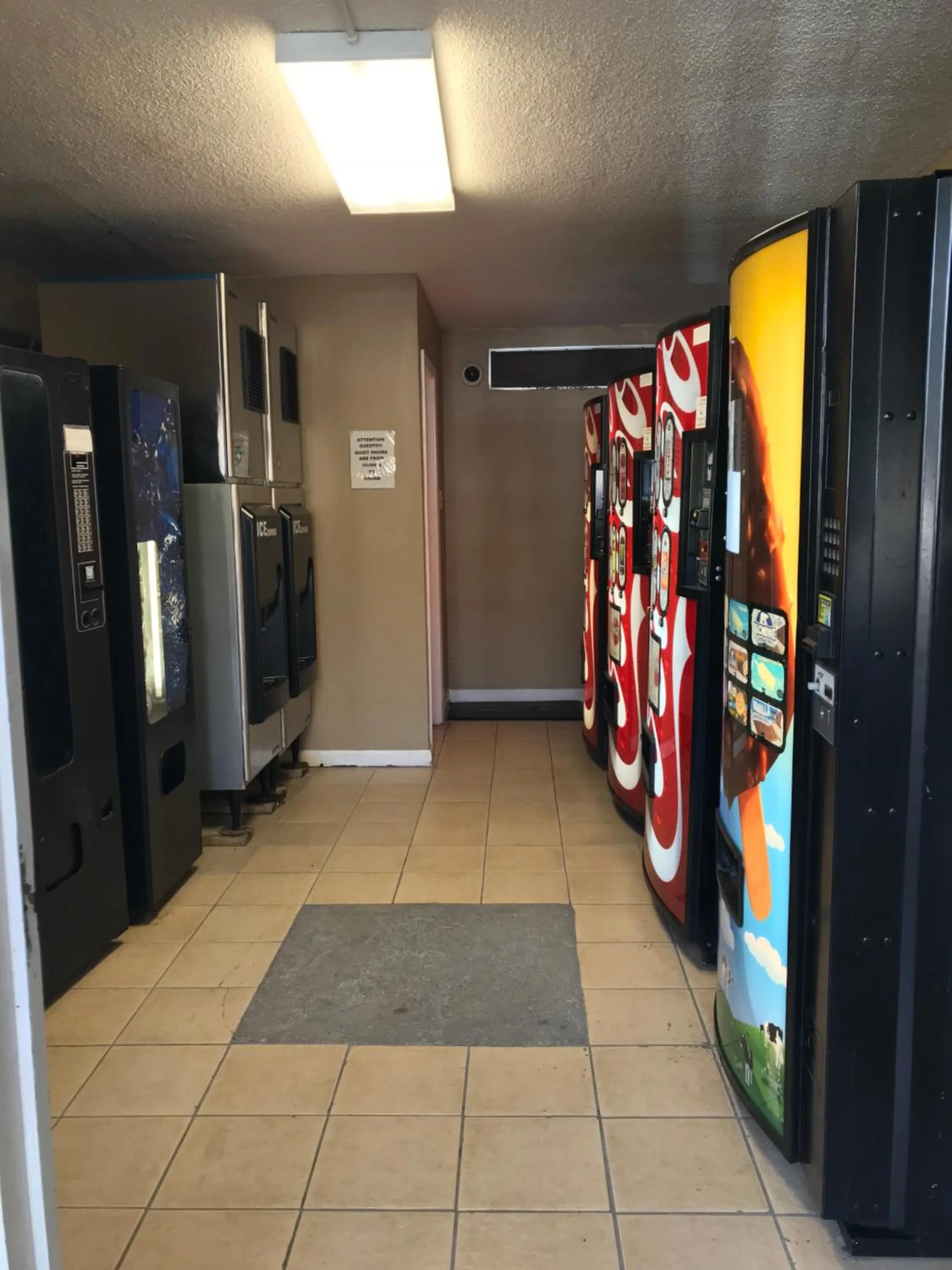 Food and drinks in Carmel Inn and Suites Thibodaux