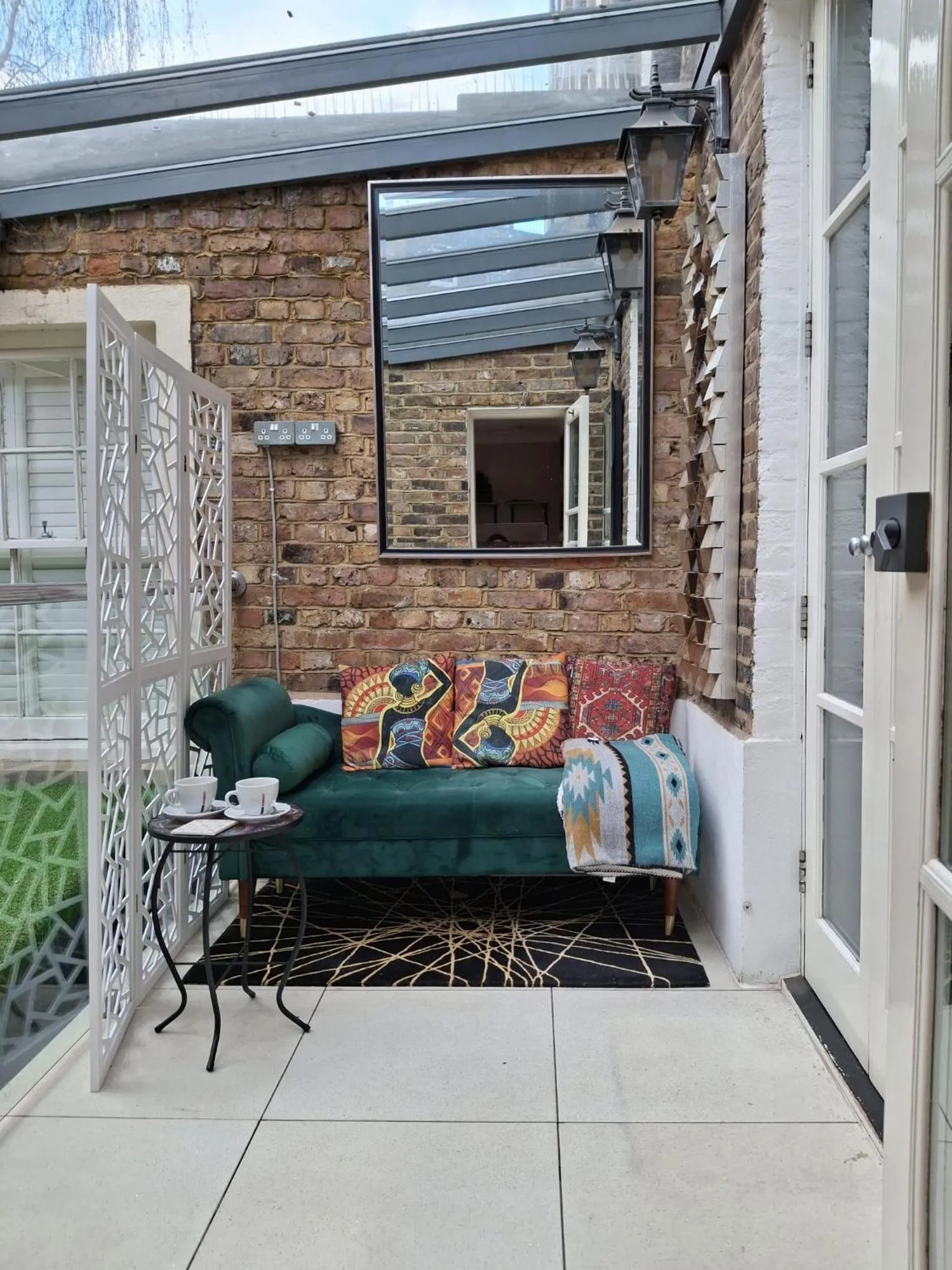 Patio in The Melville Hotel by Rokxy- Kings Cross