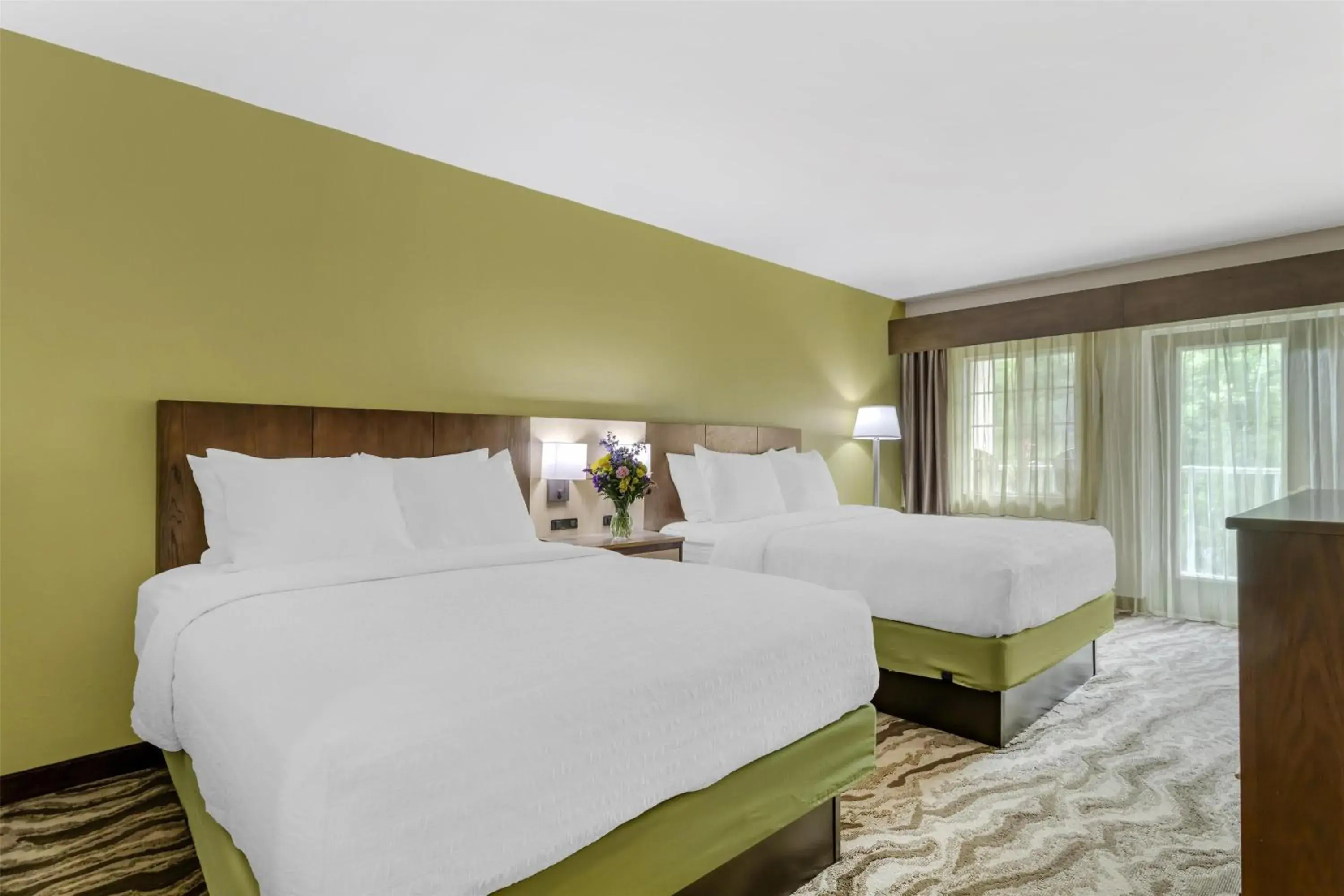 Queen Room with Balcony in Best Western Plus River Escape Sylva / Dillsboro Queen Room with Balcony in Best Western Plus River Escape Sylva / Dillsboro