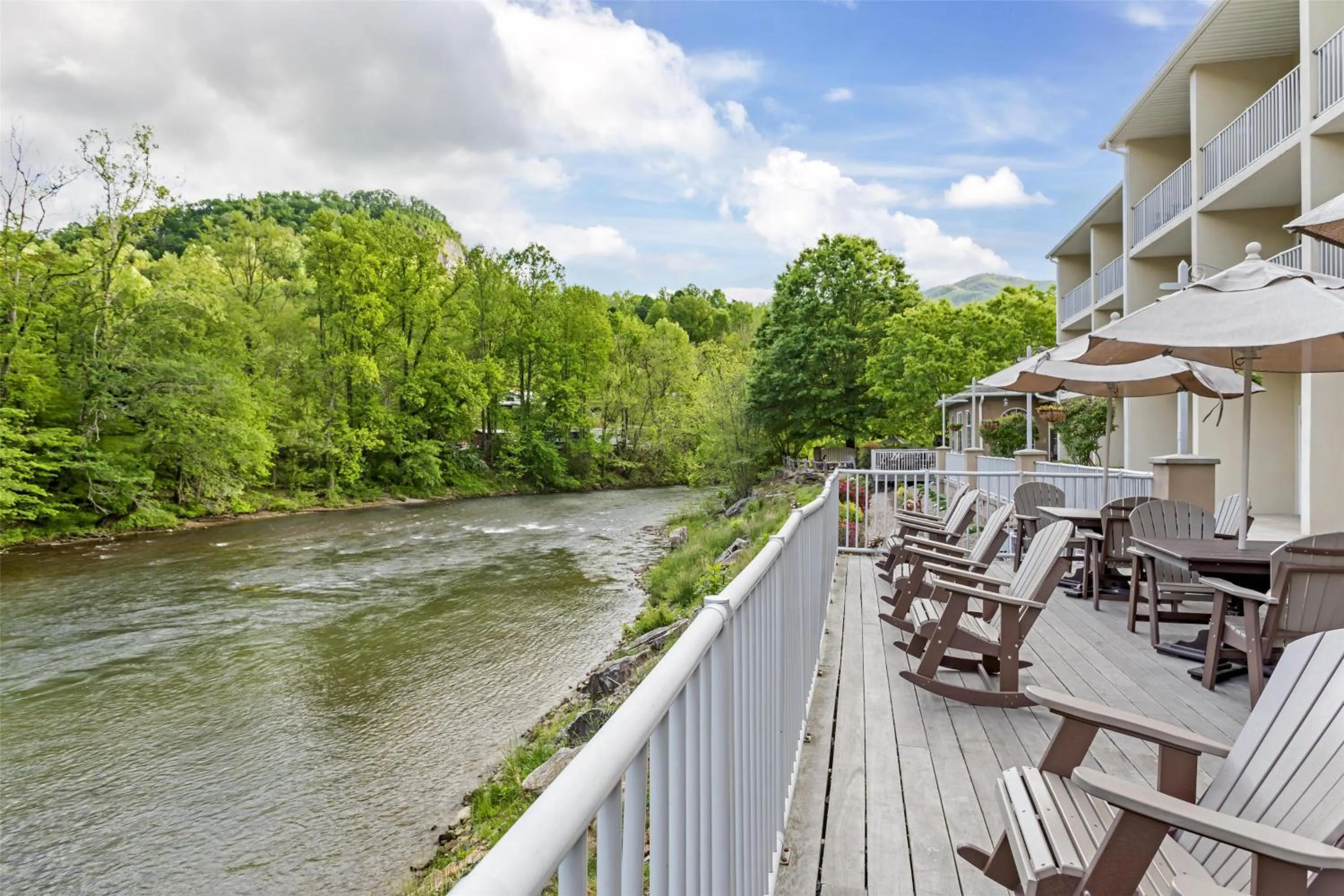 Property building in Best Western Plus River Escape Sylva / Dillsboro