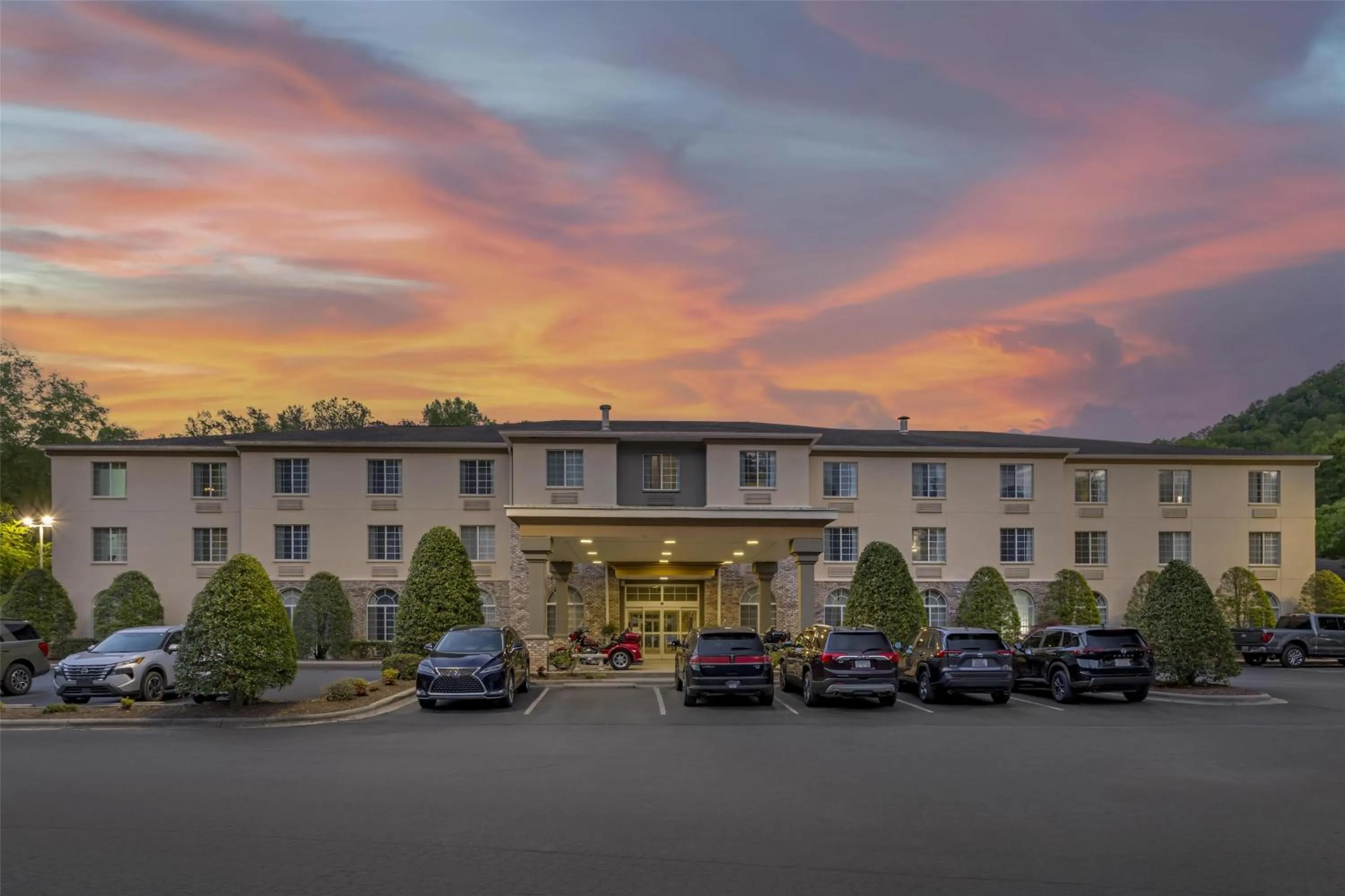 Property building in Best Western Plus River Escape Sylva / Dillsboro