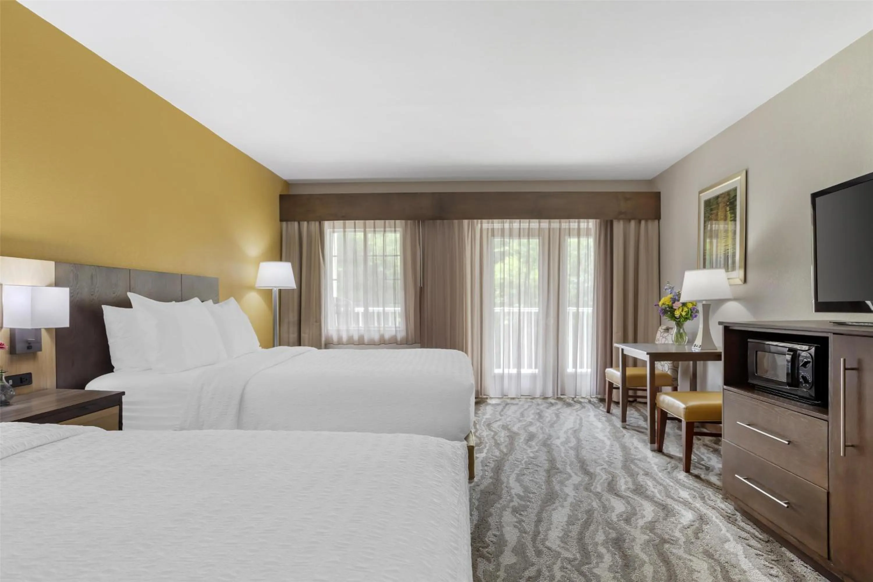 Bedroom, Bed in Best Western Plus River Escape Sylva / Dillsboro