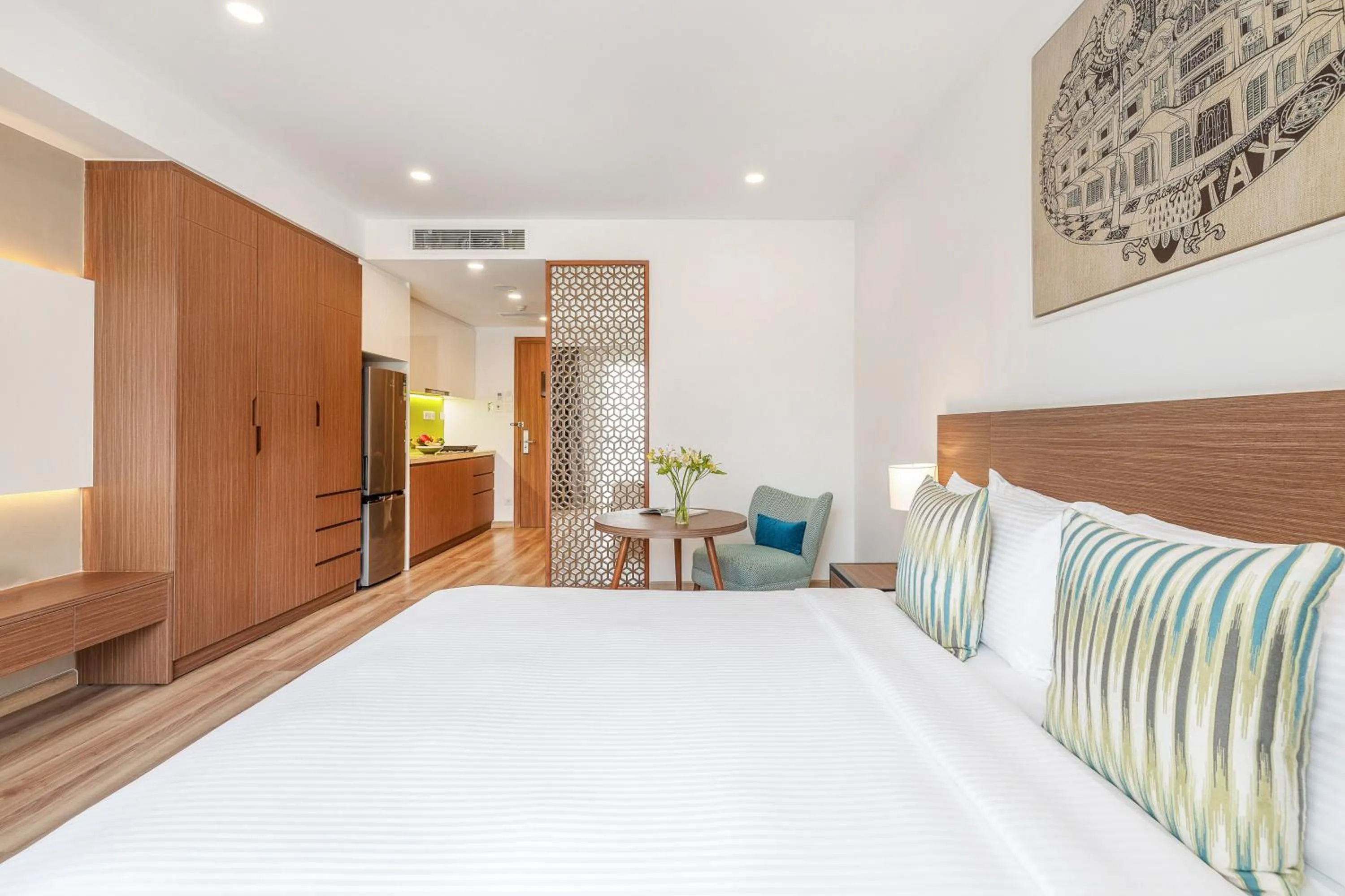 Bed in T-Ritz Saigon Hotel & Apartment