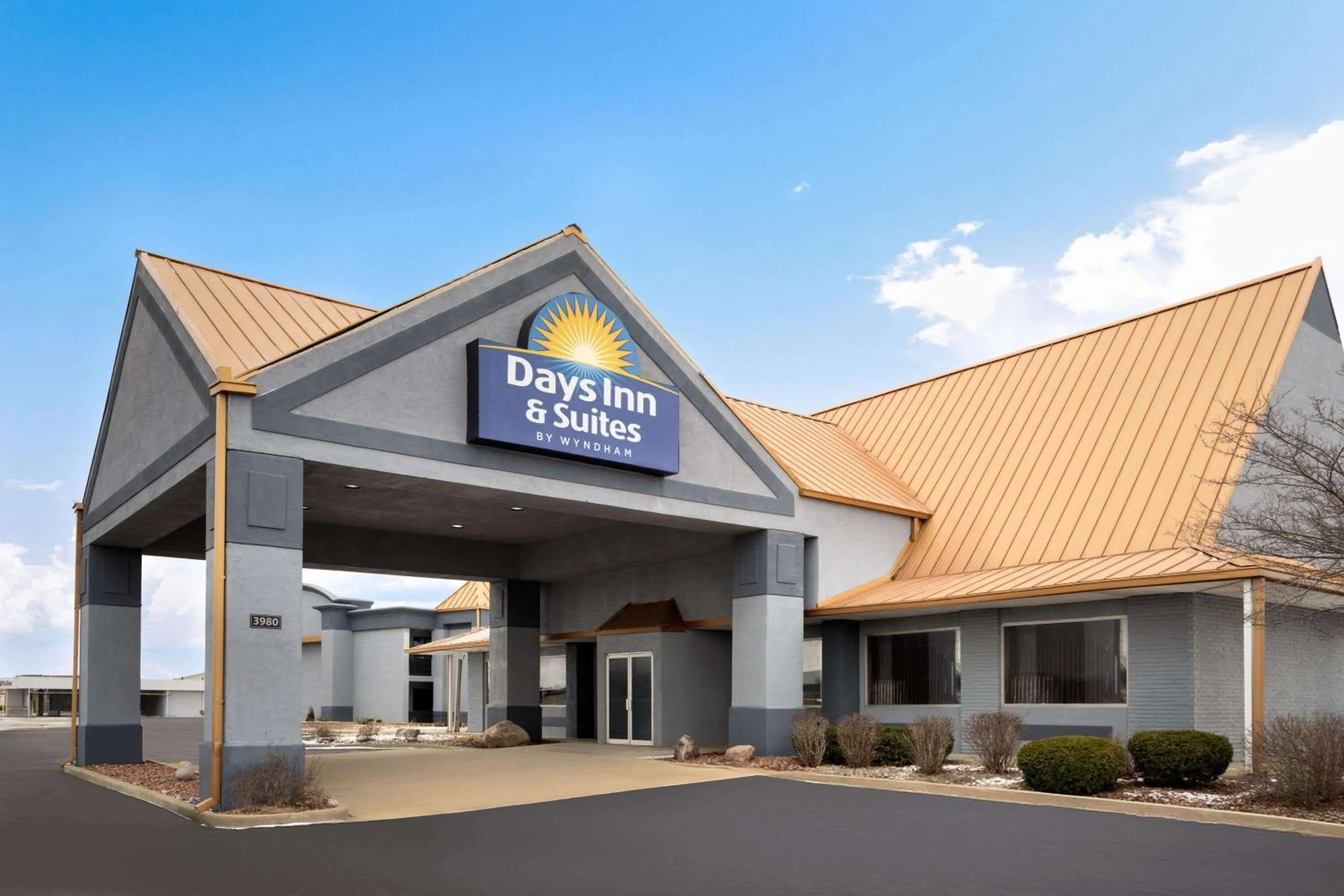 Property building in Days Inn & Suites by Wyndham Kokomo