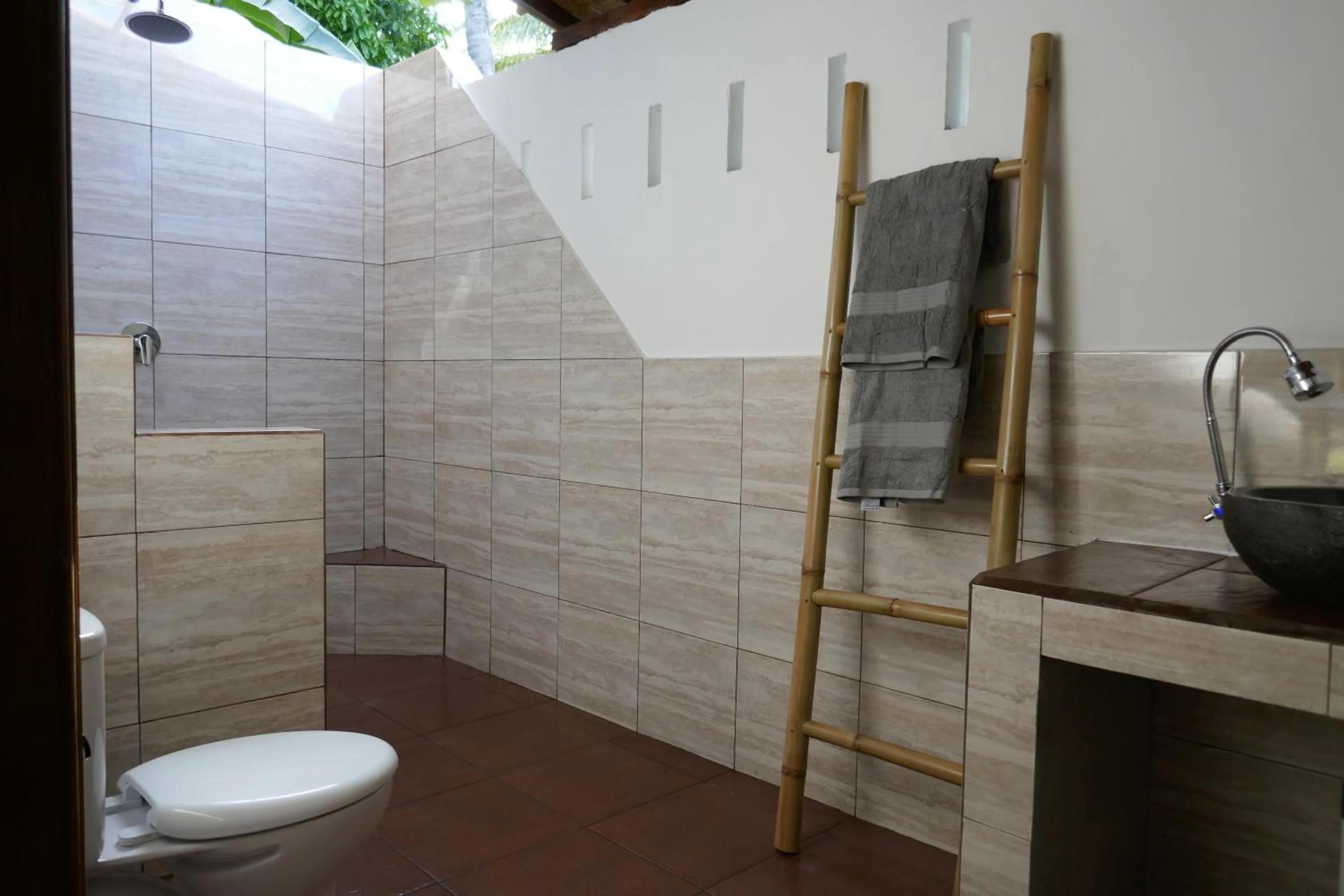 Shower in Sunset Springs Beach Retreat