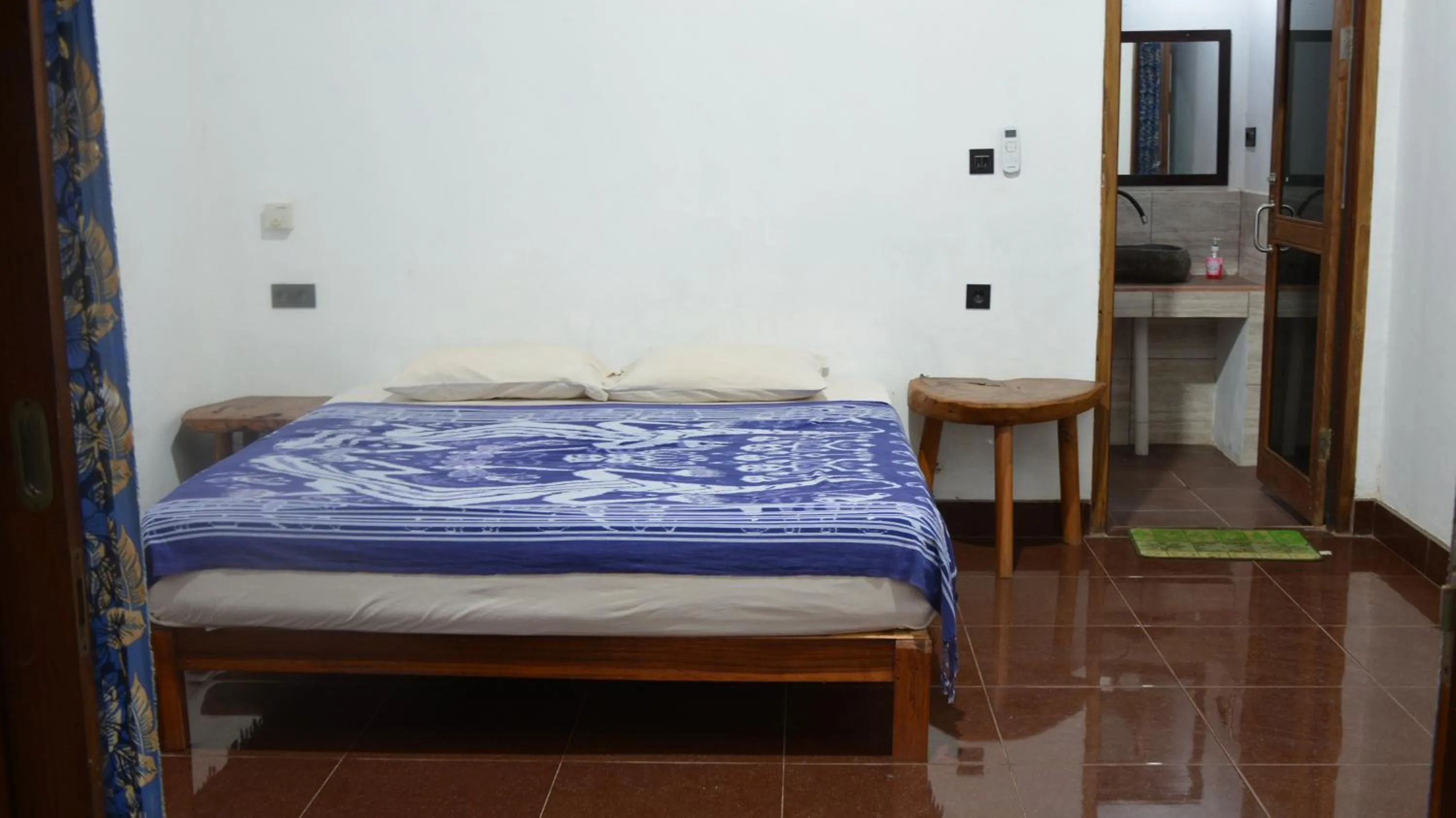 Bed in Sunset Springs Beach Retreat