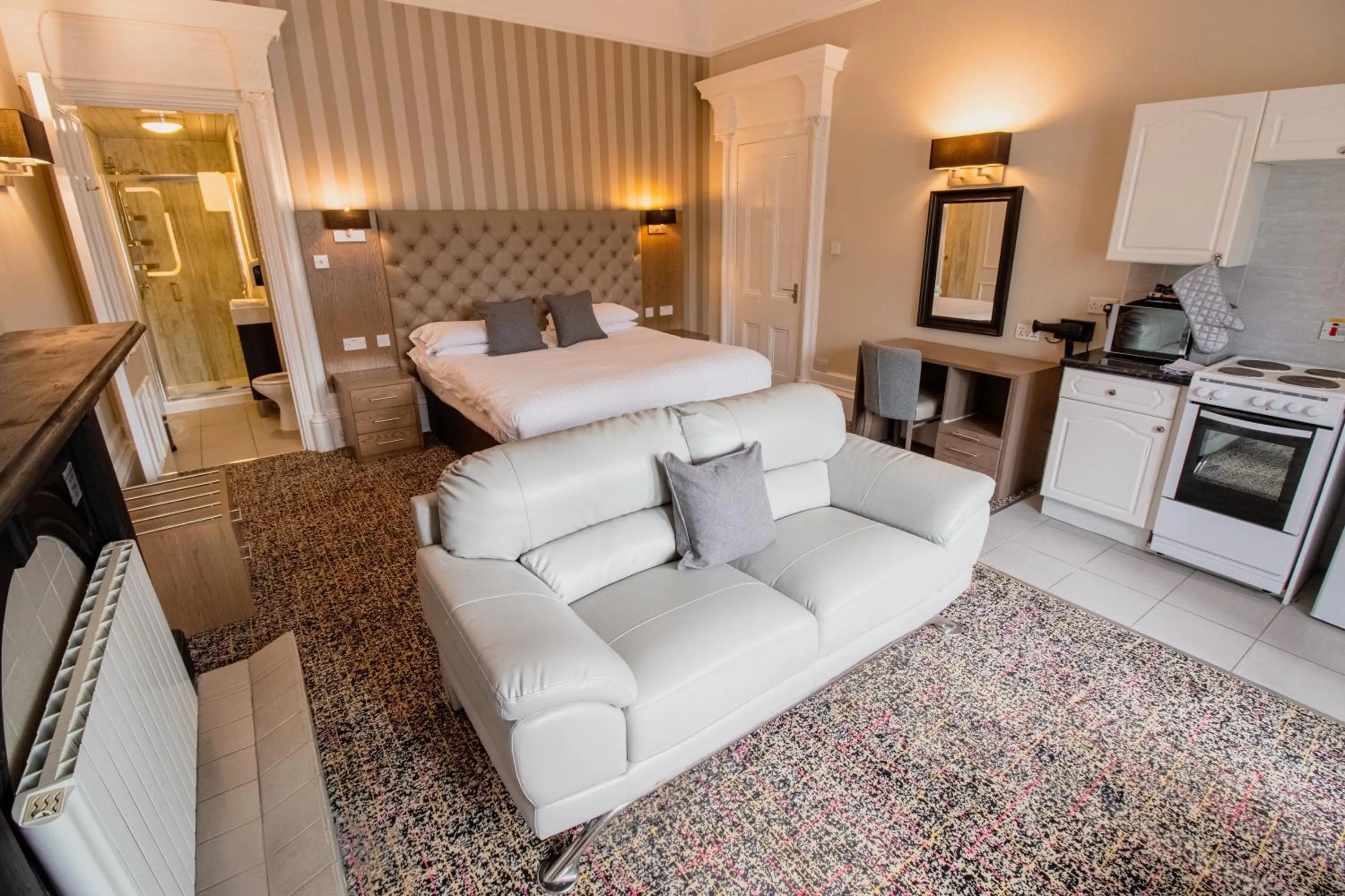 Bedroom, Bed in Embassy Apartments