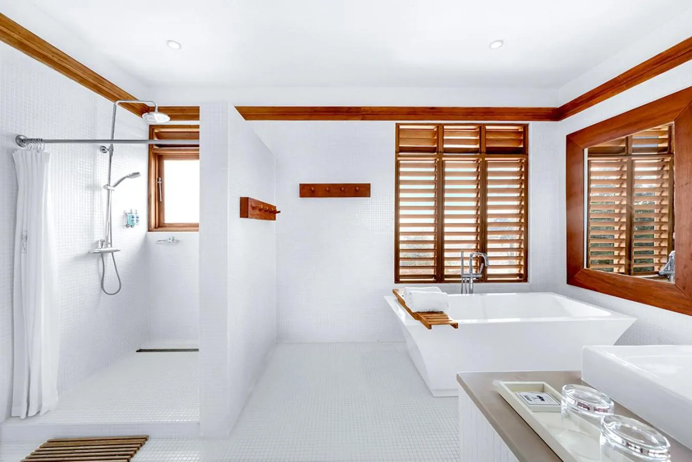 Bed in Couples Swept Away