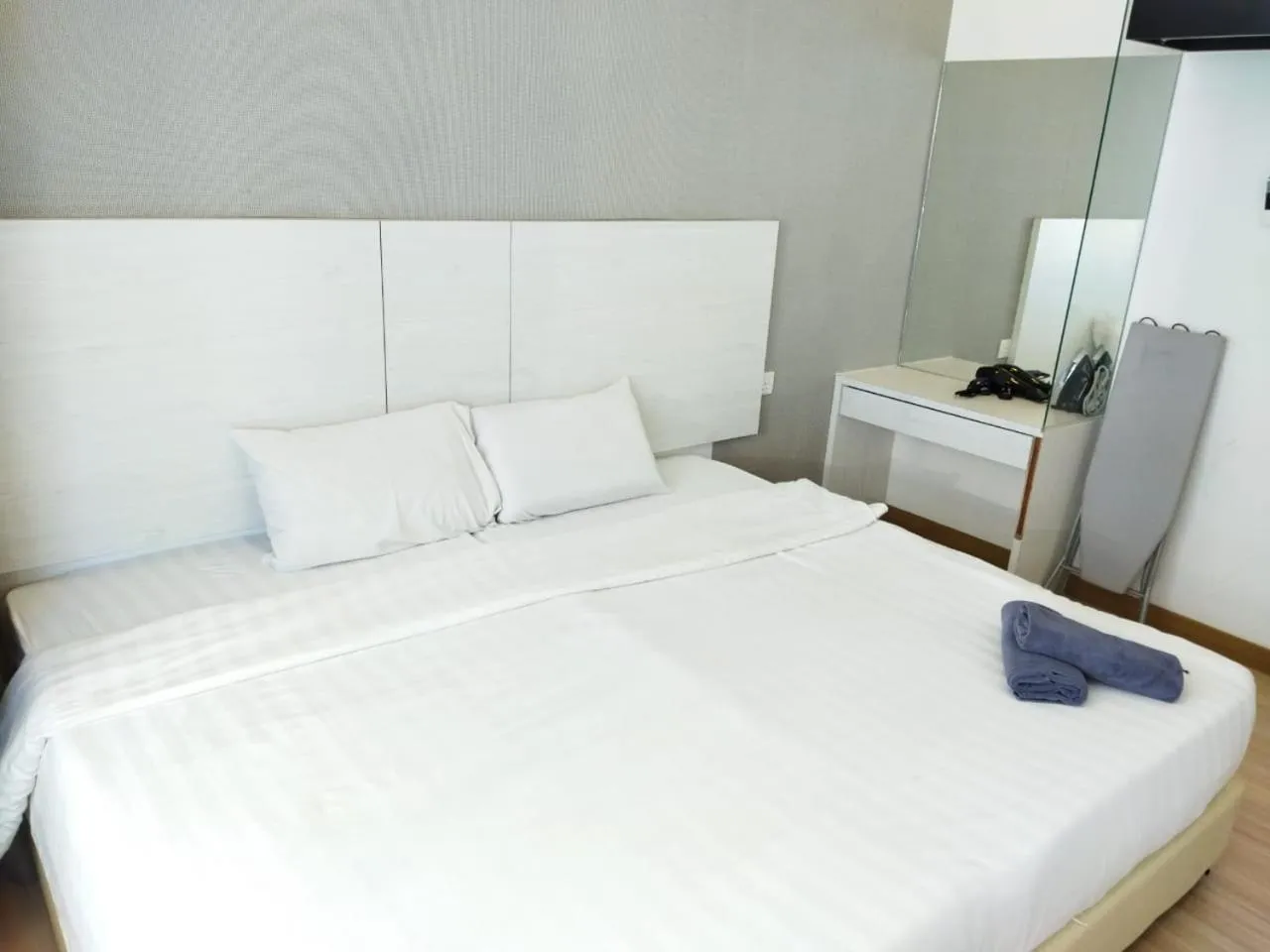 Bed in ExcluSuites Malacca @ The Wave Residence