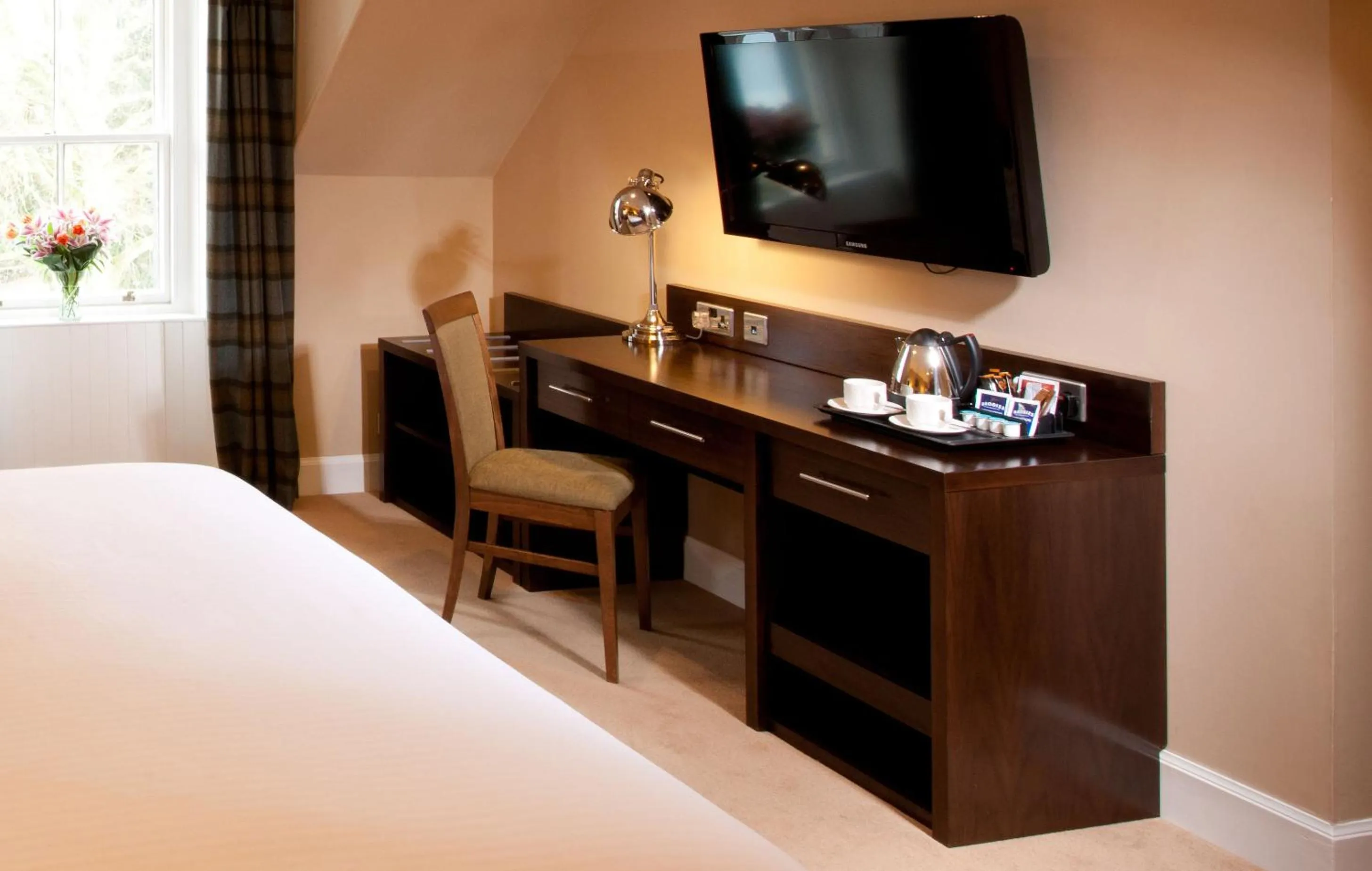 Bedroom, Bed in Leonardo Boutique Huntingtower Perth