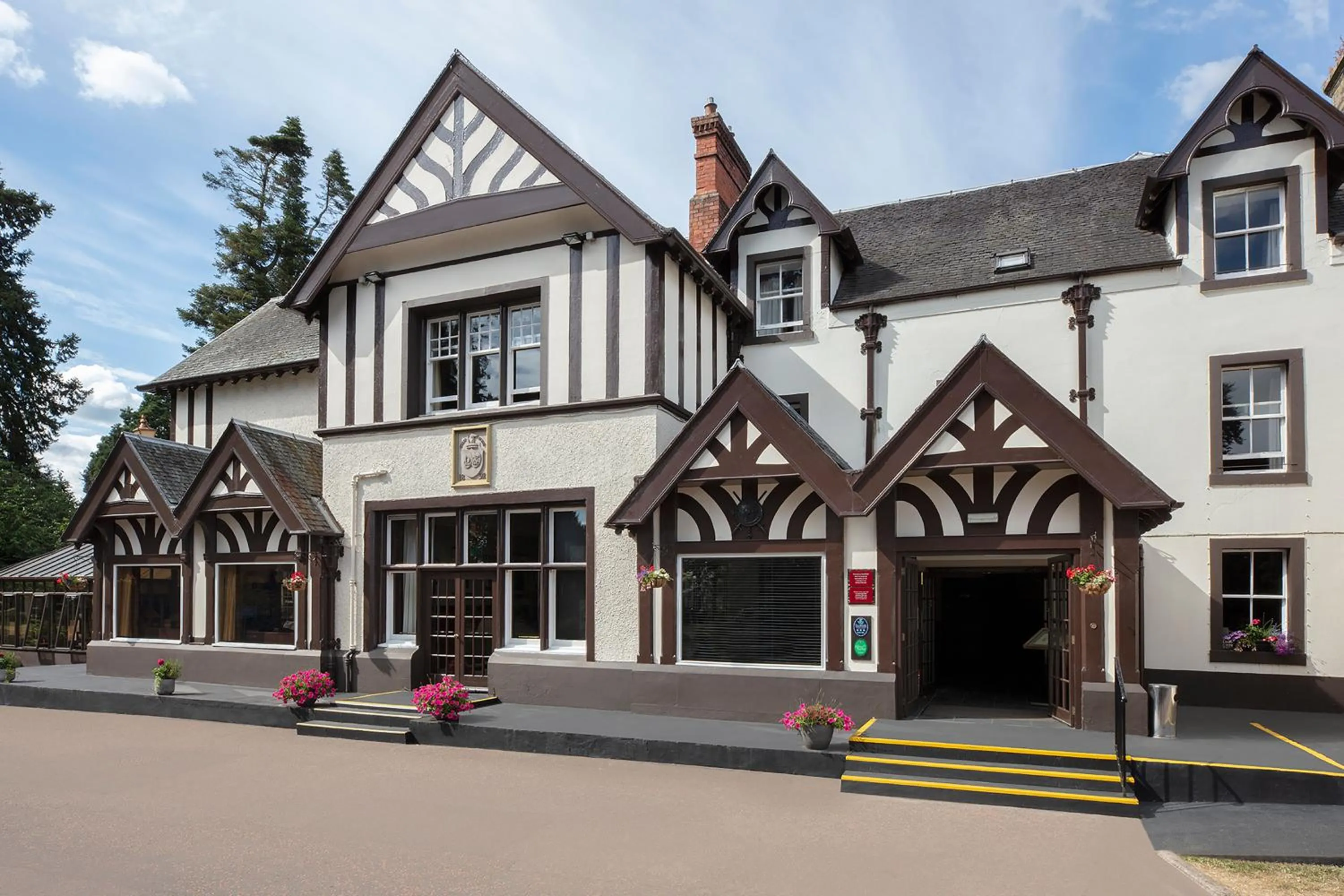 Property building in Leonardo Boutique Huntingtower Perth